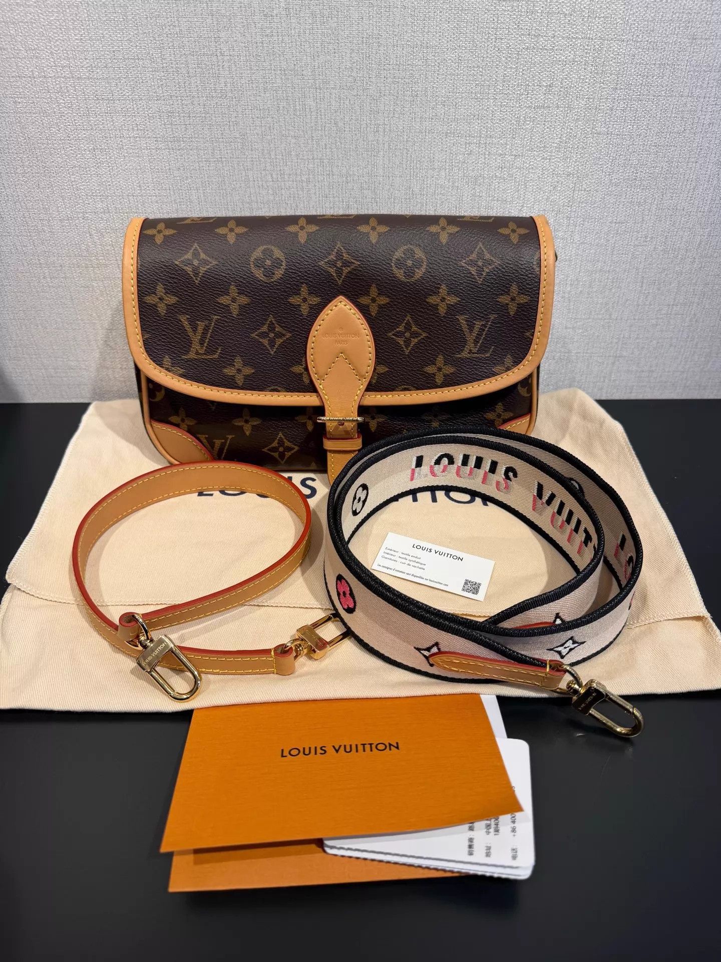 Louis Vuitton LV Baguette PM 98 New Receipt Flaws as pic Size ONE SIZE - 1 Thumbnail
