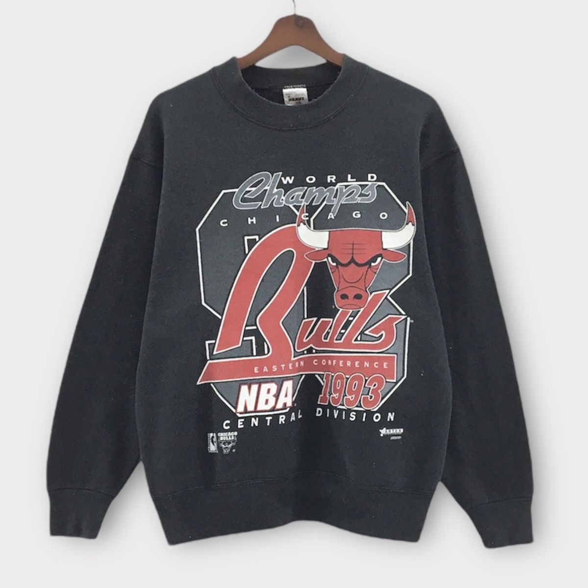 NBA RARE! WORLD CHAMPS 1993 CHICAGO BULLS SWEATSHIRT BASKETBALL Size US M / EU 48-50 / 2 - 1 Thumbnail