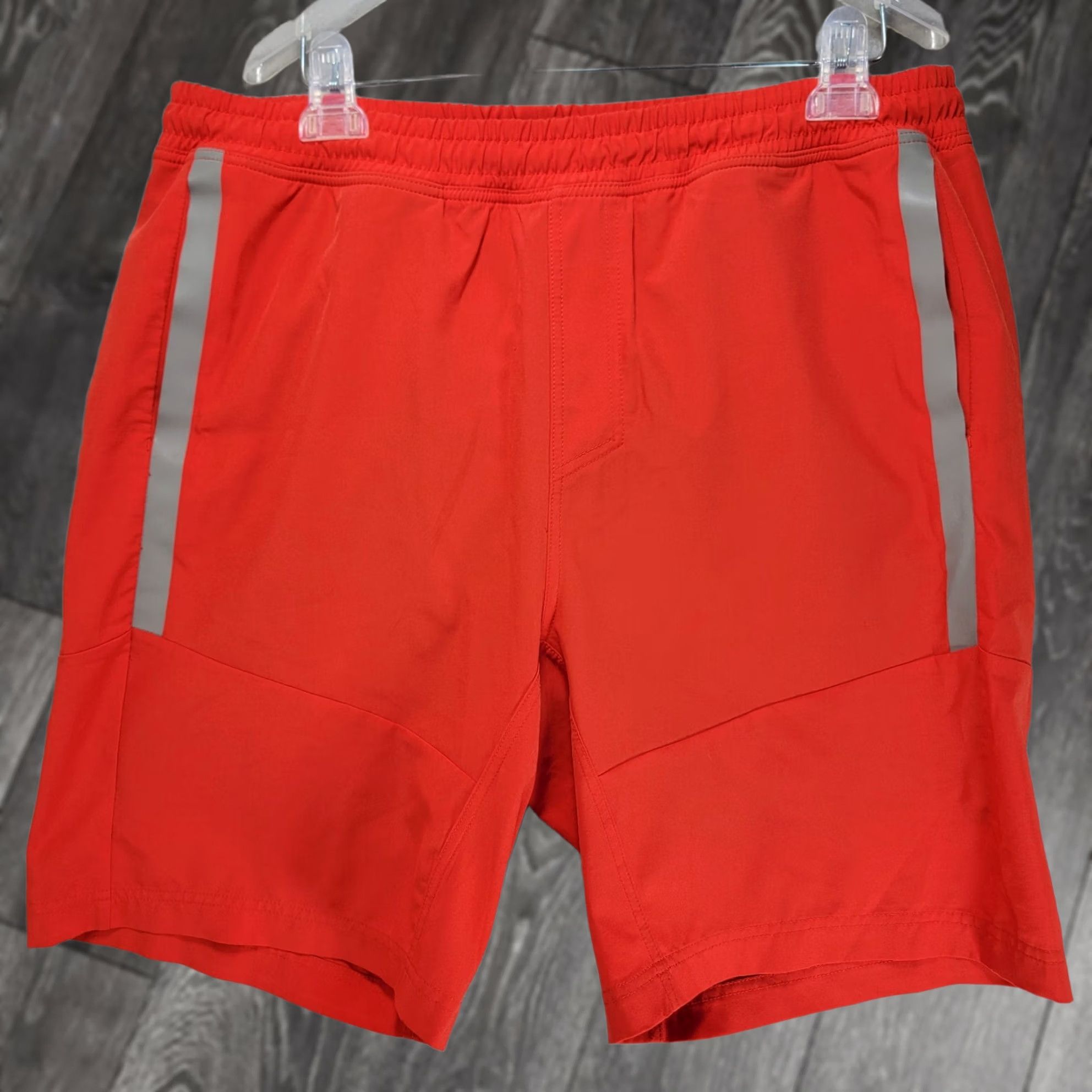 Fabletics Fabletics Shorts Mens S Red Reflective Lined Stretch Workout Gym Run Pockets Size US 29 - 1 Thumbnail