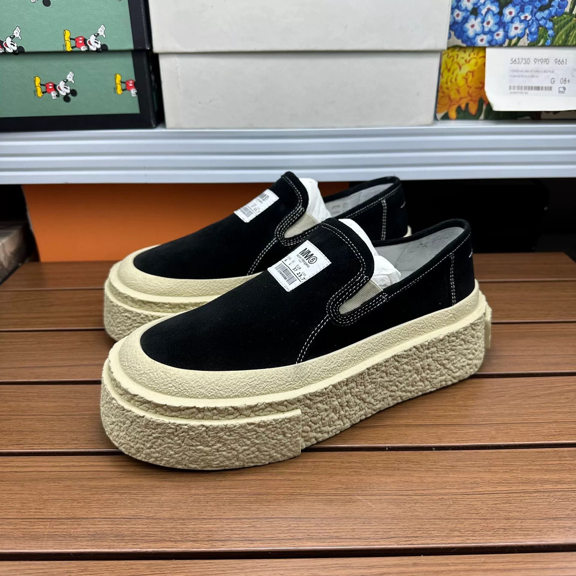 Gucci Gucci Lowtop Sneakers it_37 Women Size US 7 / IT 37 - 1 Thumbnail