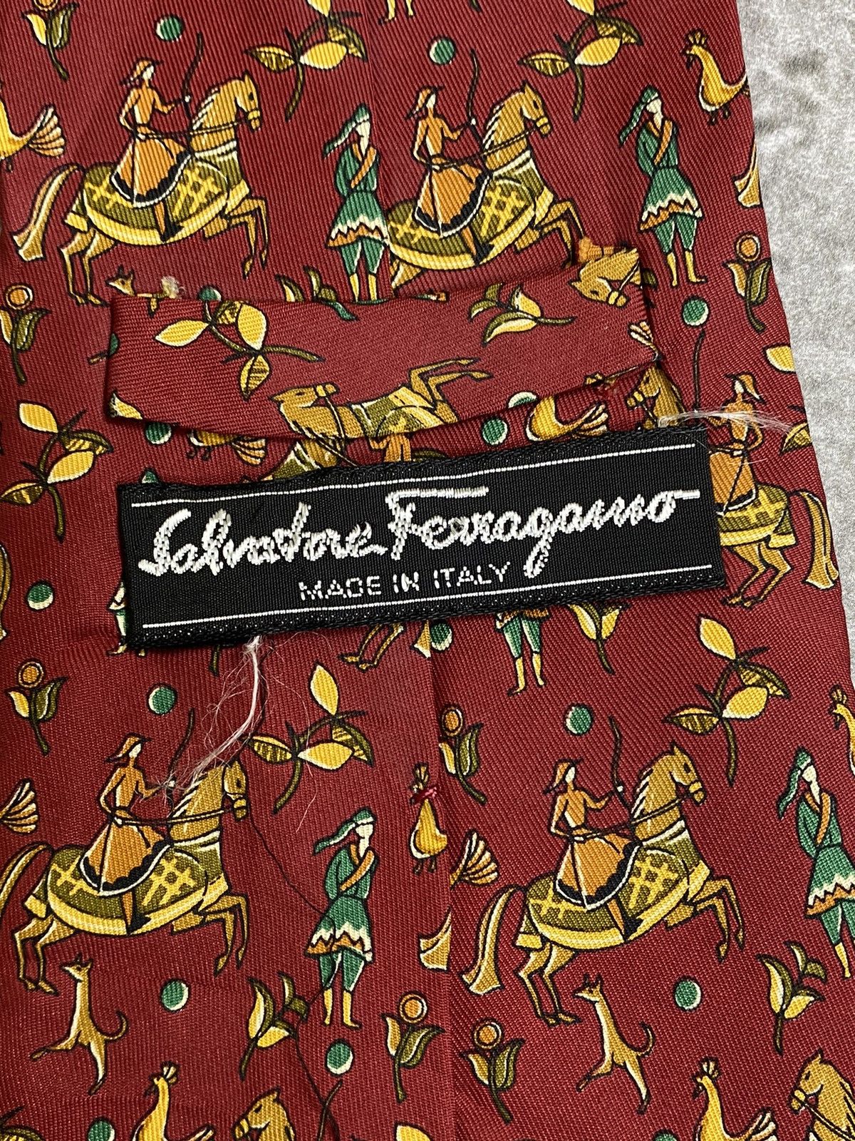 Salvatore Ferragamo Salvatore Ferragamo Burgundy Silk Horse Print Tie Size ONE SIZE - 5 Thumbnail