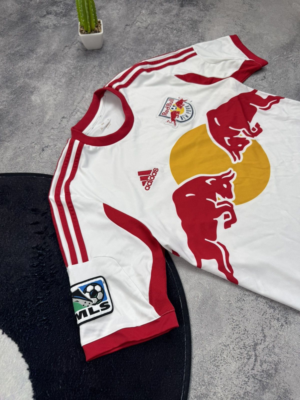 Adidas Retro New York Red Bulls 2013-14 Home Football Jersey MLS Size US M / EU 48-50 / 2 - 4 Thumbnail
