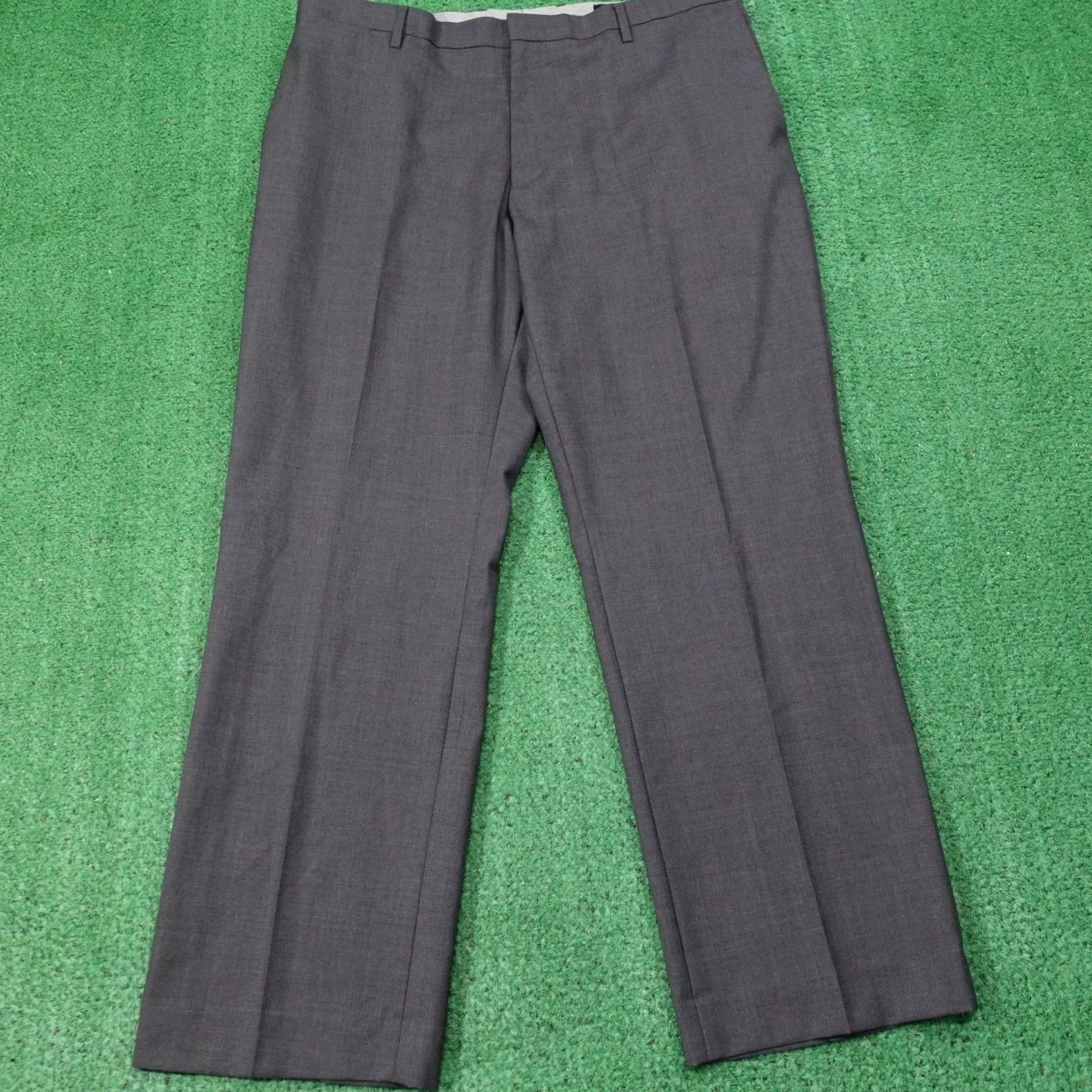 Banana Republic Banana Republic Pants Mens 36x30 Gray Classic Fit Dress Pants Flat Front Wool Size US 36 / EU 52 - 2 Thumbnail