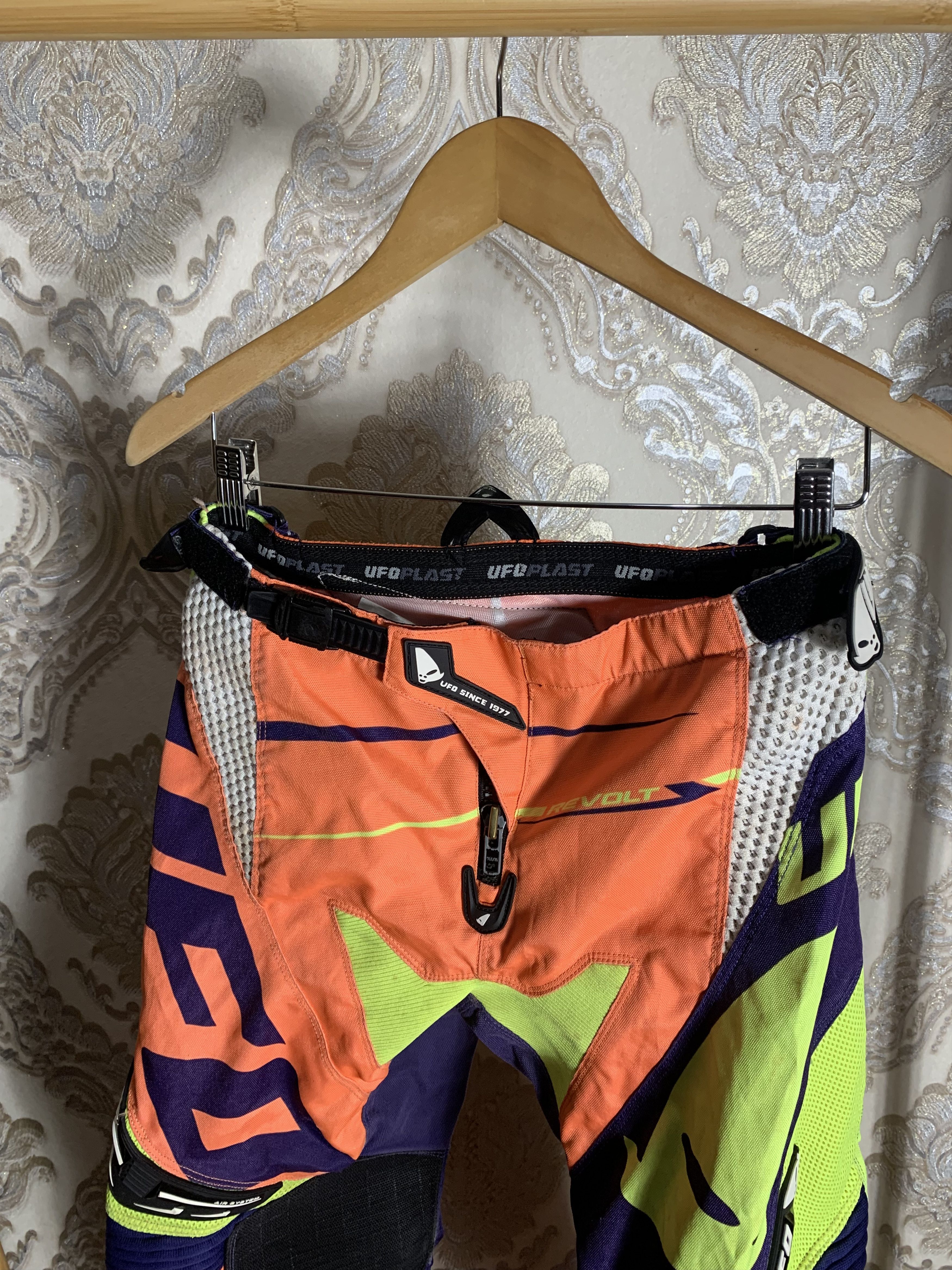 NASCAR VINTAGE UFO PLAST MOTORCYCLE PANTS BIKE DESIGNER Y2K Size US 28 / EU 44 - 2 Thumbnail