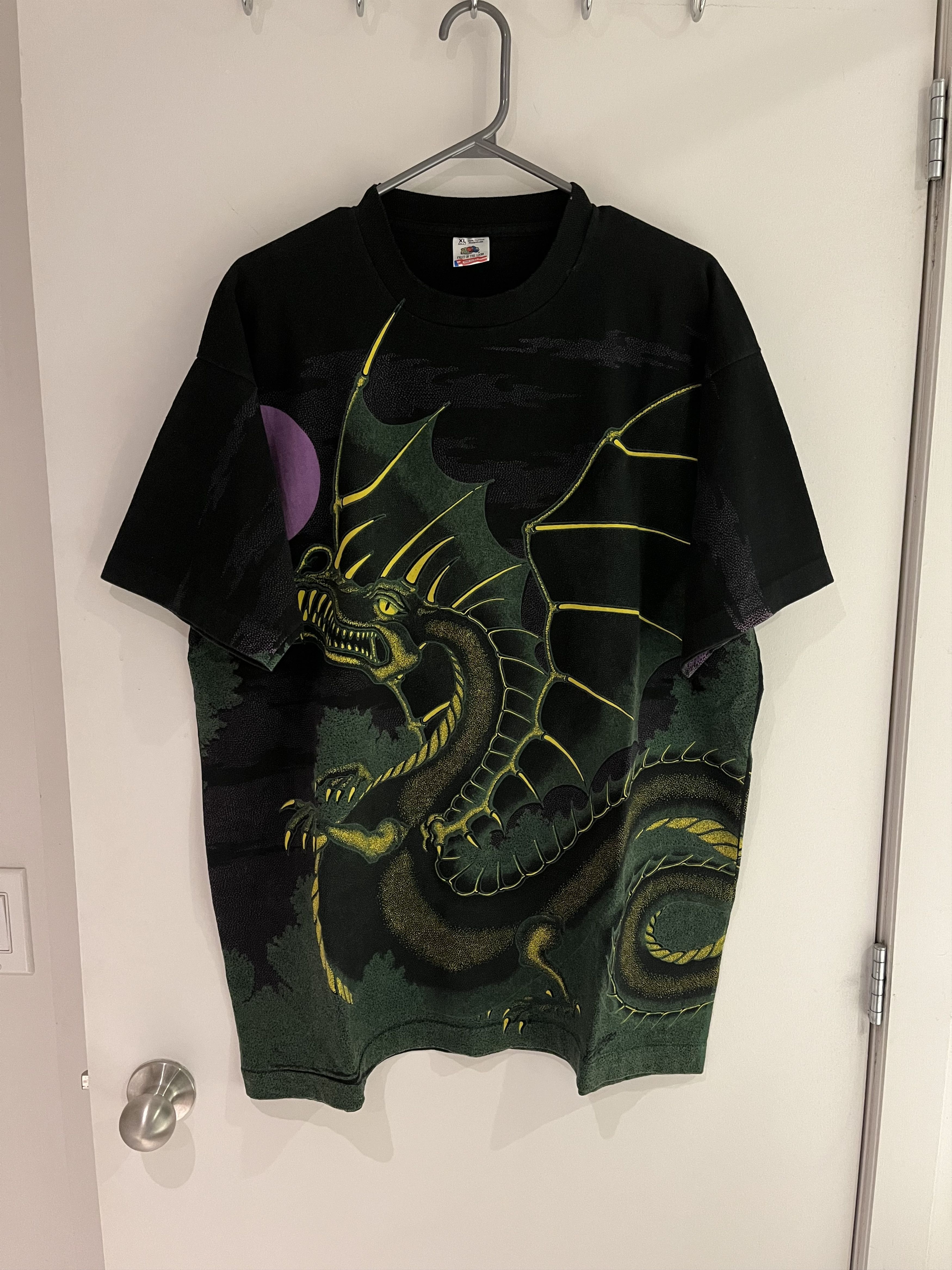 Vintage Vintage Fruit of the Loom AOP Dragon T-shirt Size US XL / EU 56 / 4 - 1 Thumbnail
