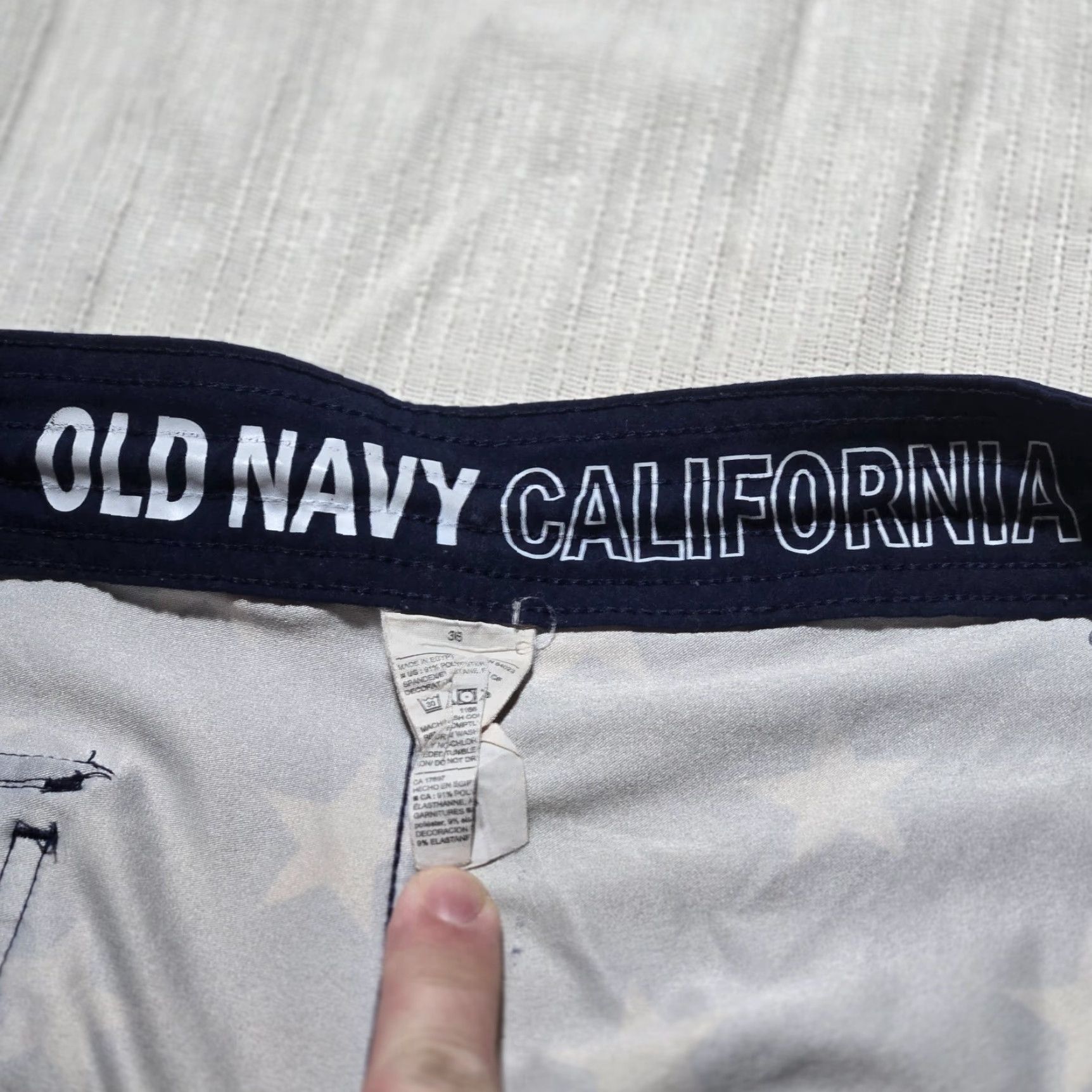 Old Navy Old Navy California Flag Board Shorts Mens Sz 36 Drawstring Swim Trunks Size US 36 / EU 52 - 3 Thumbnail