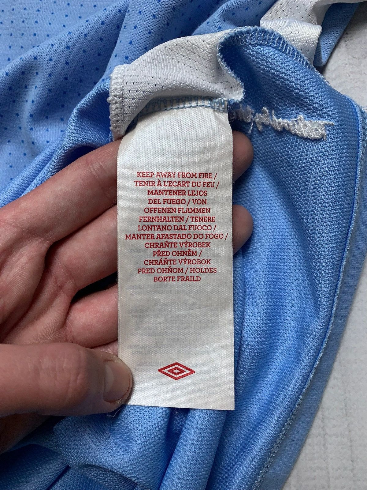 Umbro × Vintage Vintage Umbro Manchester City soccer jersey size XL blue Size US XL / EU 56 / 4 - 4 Thumbnail