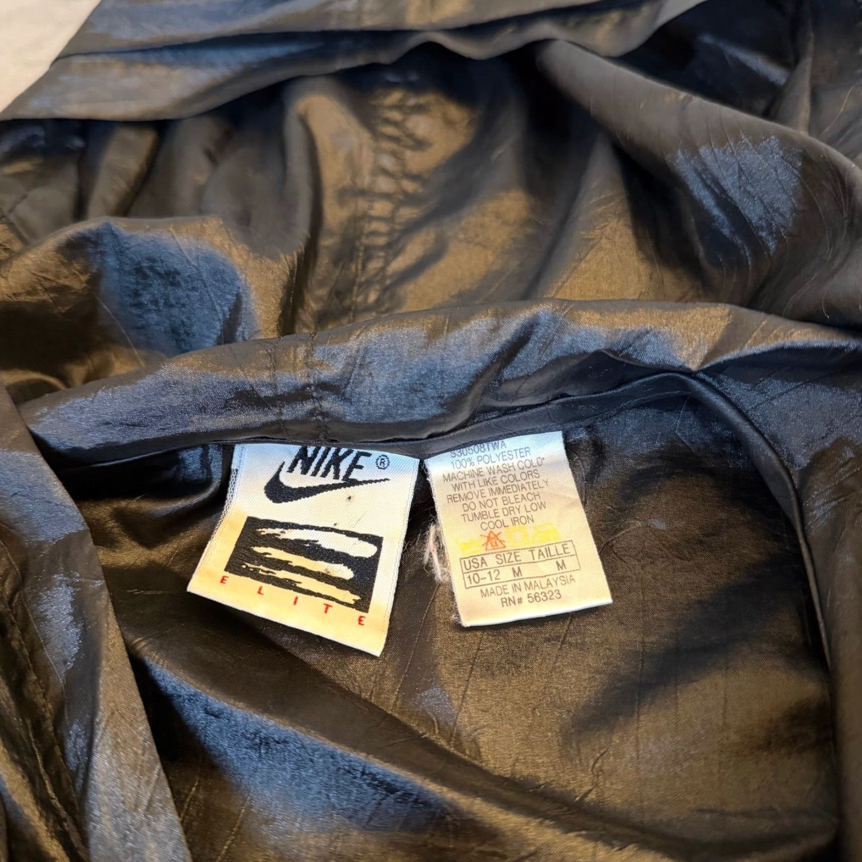 Nike VINTAGE Nike Jacket Hooded Windbreaker Longline Zip Up Mens M Black Size US M / EU 48-50 / 2 - 3 Thumbnail