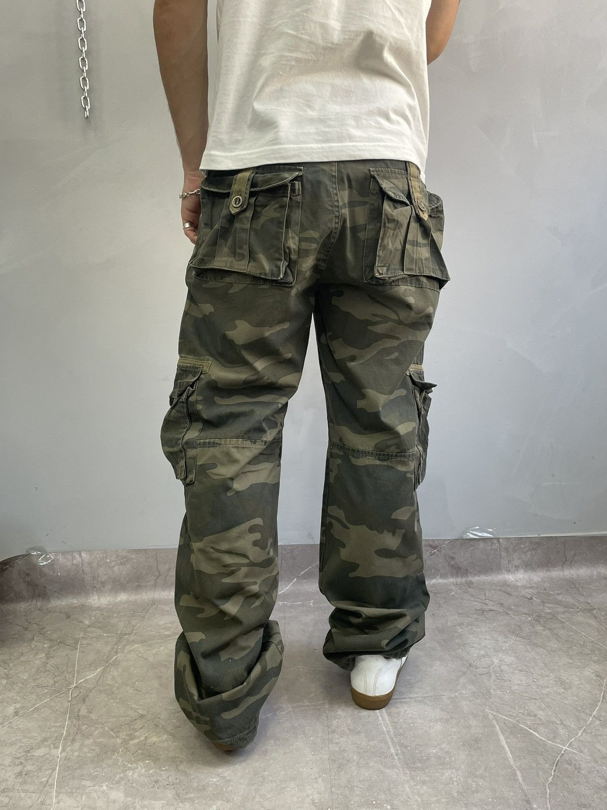 Japanese Brand Carharttt style y2k camo baggy cargo pants japanese style Size US 31 - 9 Thumbnail