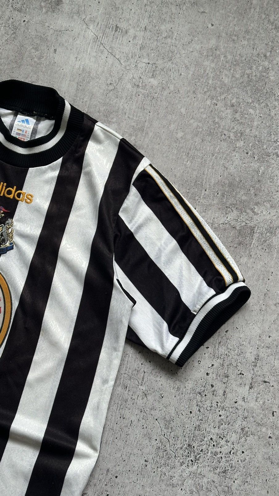 Adidas 1997/99 Adidas Newcastle United Vintage Rare Soccer Jersey Size US S / EU 44-46 / 1 - 2 Thumbnail