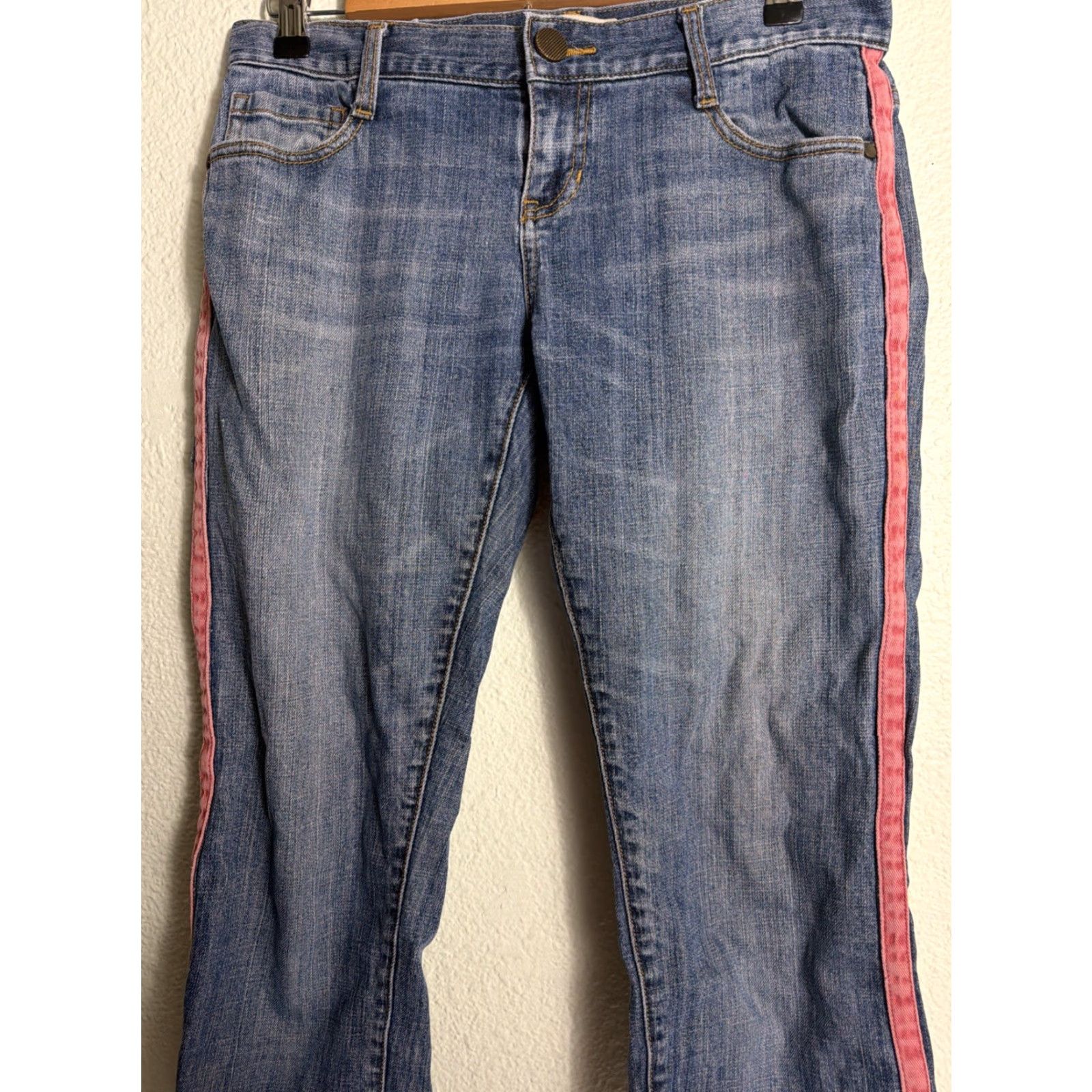Vintage Cabi Jeans Capri Women 4 Medium Wash Pink Piping 28x30 (30X24) Size 28" / US 6 / IT 42 - 3 Thumbnail