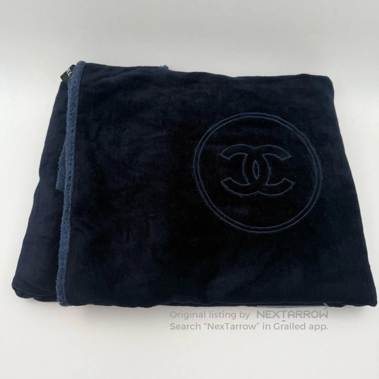 Chanel Chanel Three. Size ONE SIZE - 6 Thumbnail