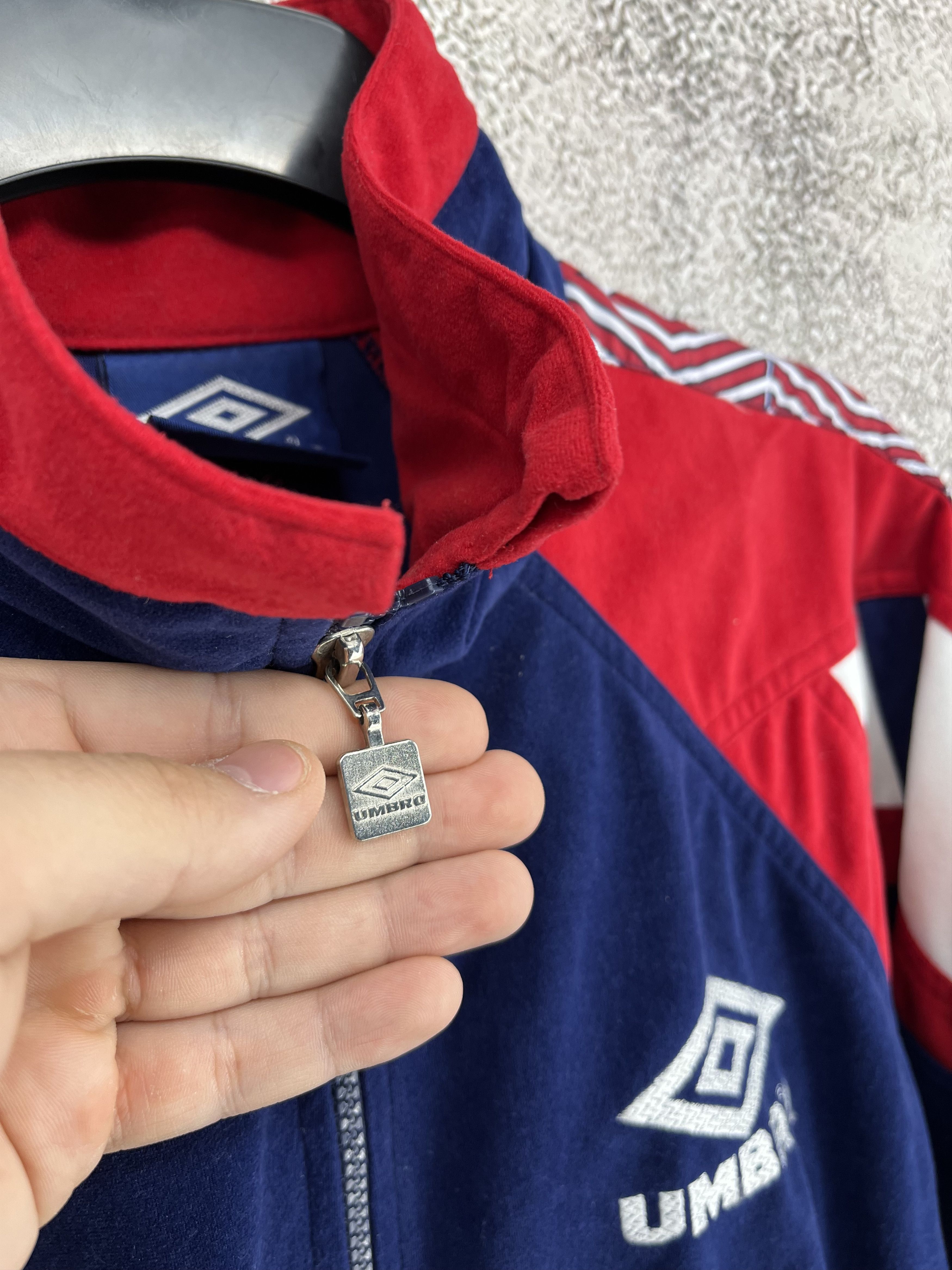 Umbro VERY RARE UMBRO VELOURS FC MANCHESTER UNITED Size US L / EU 52-54 / 3 - 9 Thumbnail