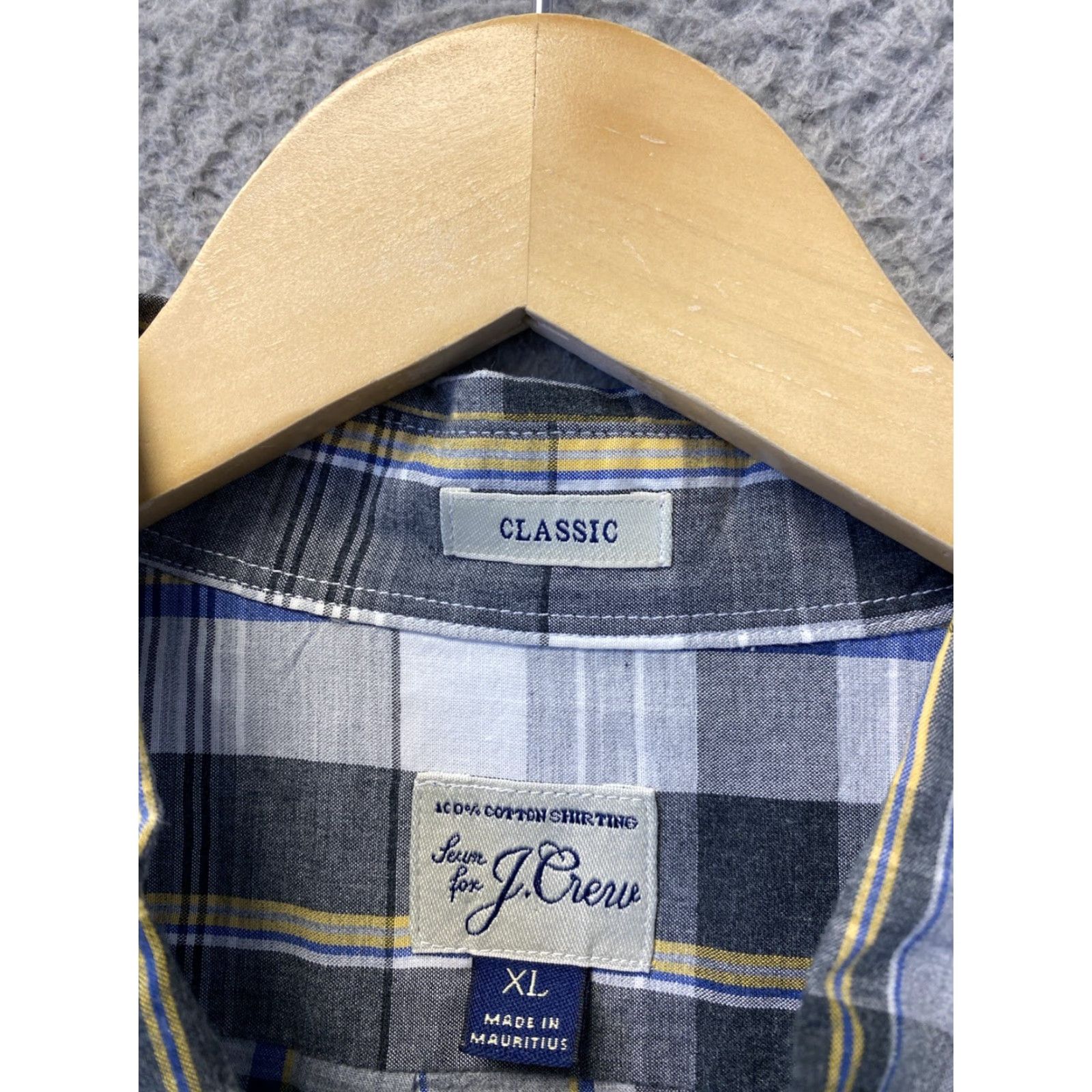 Banana Republic BANANA REPUBLIC Shirt Mens XL Plaid Long Sleeve Button Gray - Casual Shirt - Cotton - Regular Fit - Fall Spring Summer - Mens XL Gray Plaid Button-Up Size US XL / EU 56 / 4 - 4 Thumbnail