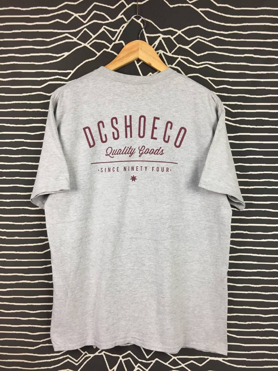 DC × Vintage DC SHOE Company Since Ninety Four Skateboards Tee Size US L / EU 52-54 / 3 - 2 Thumbnail