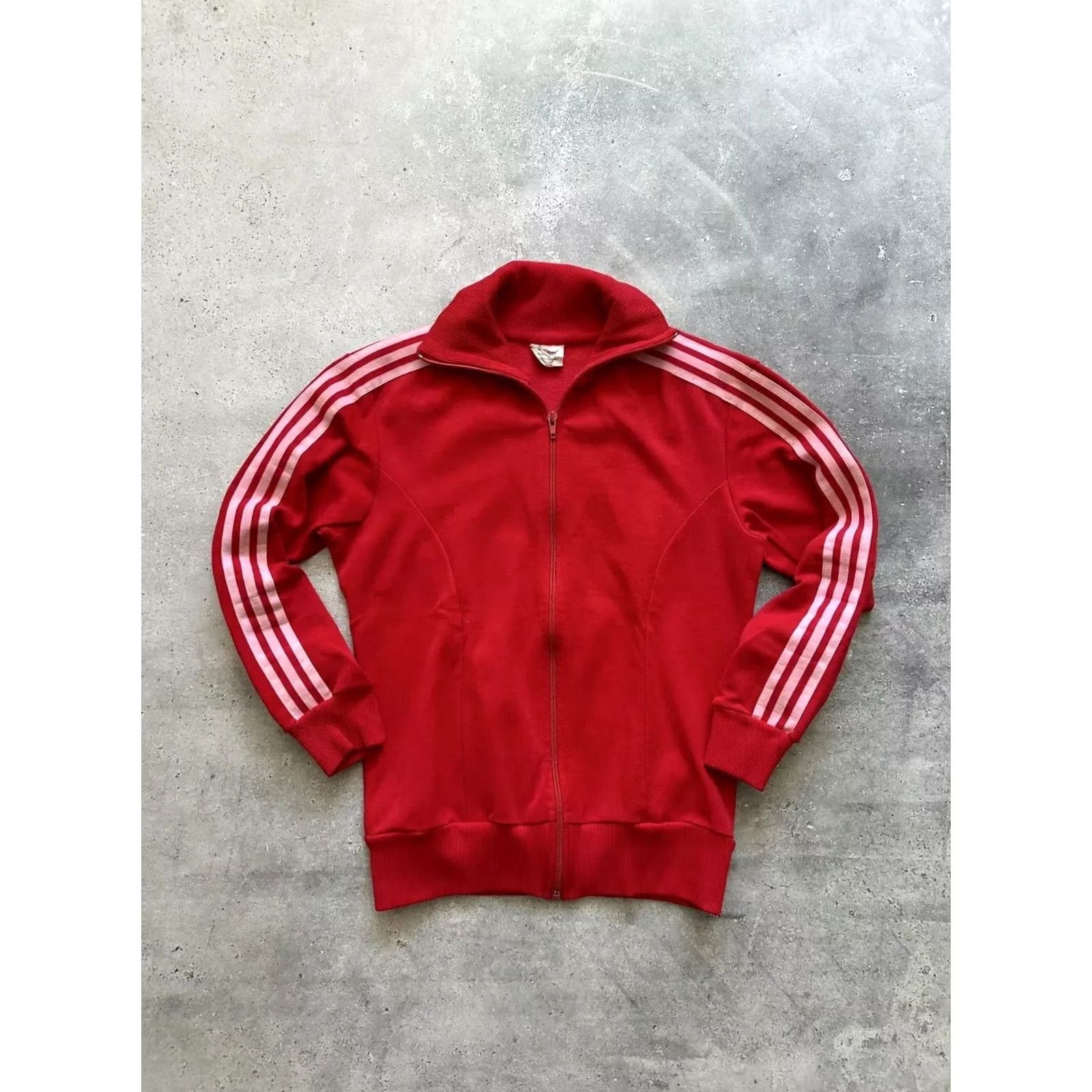 Adidas VINTAGE adidas 3 STRIPES ZIP UP TRACK JACKET MEN'S S RED Jacket Mens S Red adidas 3 Stripes Track Jacket Vintage Men’s S Red 1970s Sportswear Size US S / EU 44-46 / 1 - 2 Thumbnail