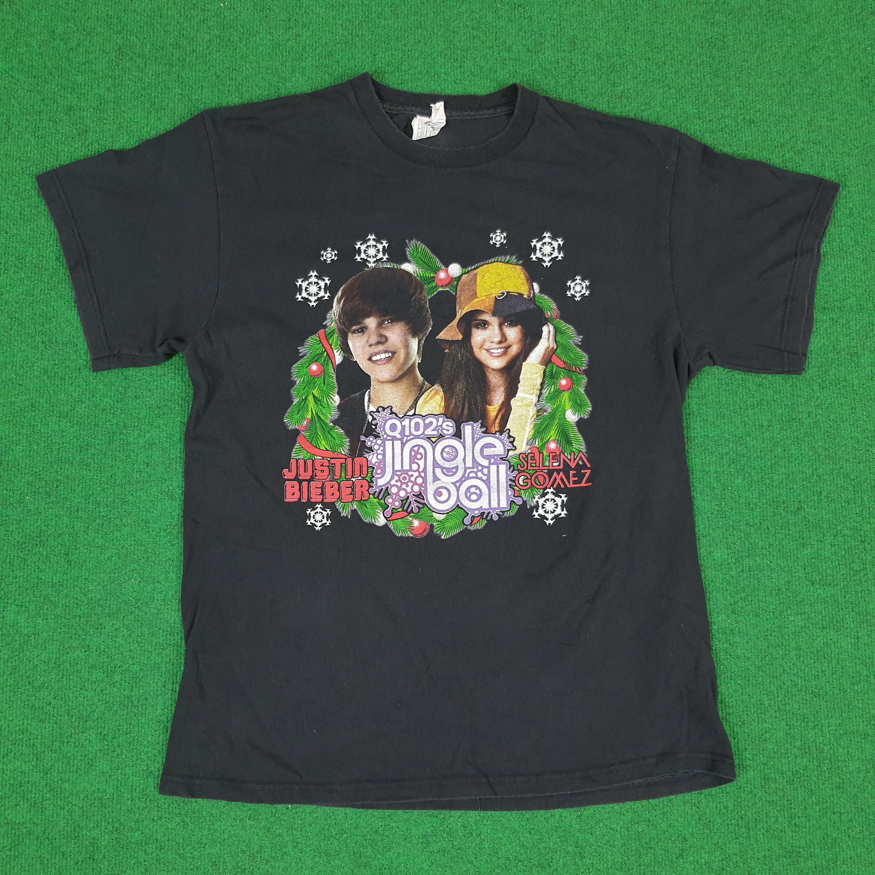 Band Tees Vintage Justin Bieber and Selena Gomez Christmas T-shirt Size US M / EU 48-50 / 2 - 1 Thumbnail