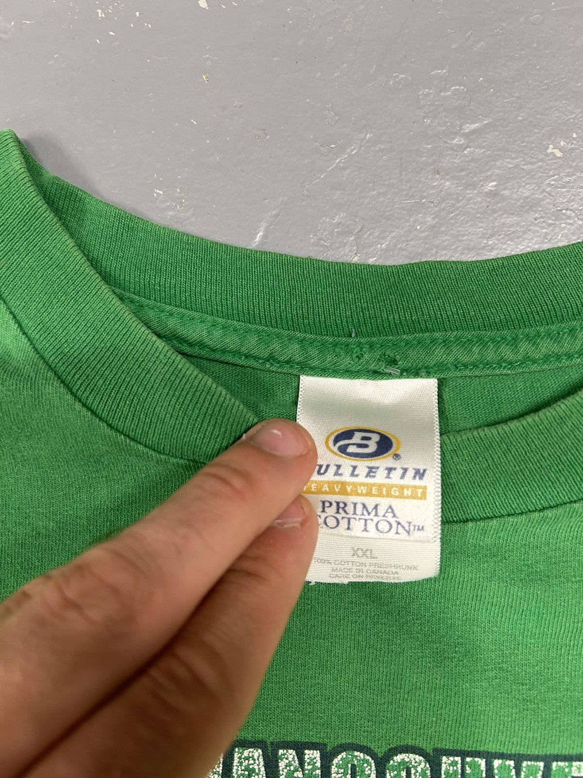 NHL × Vintage Crazy Vintage Y2K Essential Vancouver Canucks NHL Tee Shirt Size US XXL / EU 58 / 5 - 3 Thumbnail