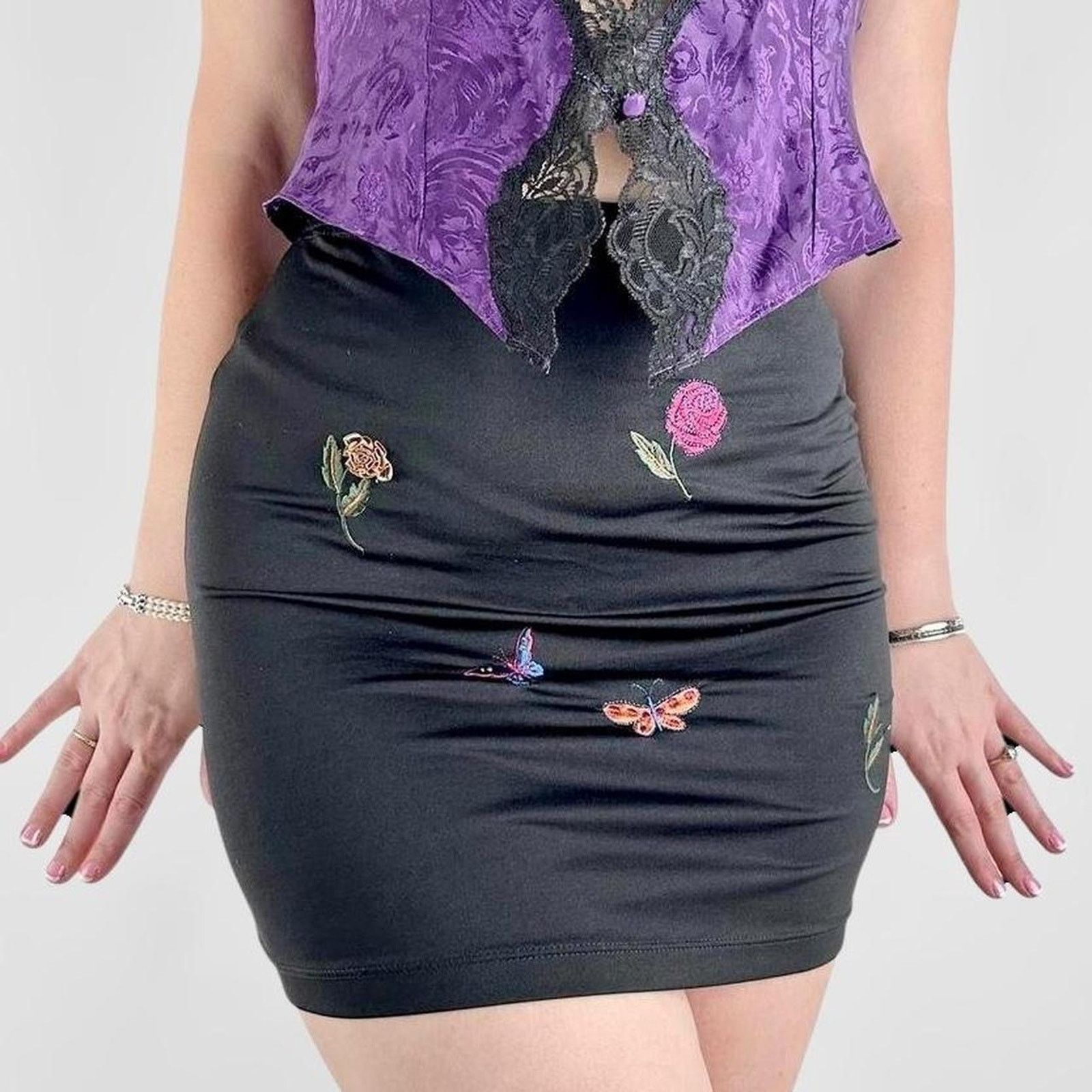 Other 90s vintage black floral whimsygoth mini skirt Size 28" / US 6 / IT 42 - 2 Thumbnail