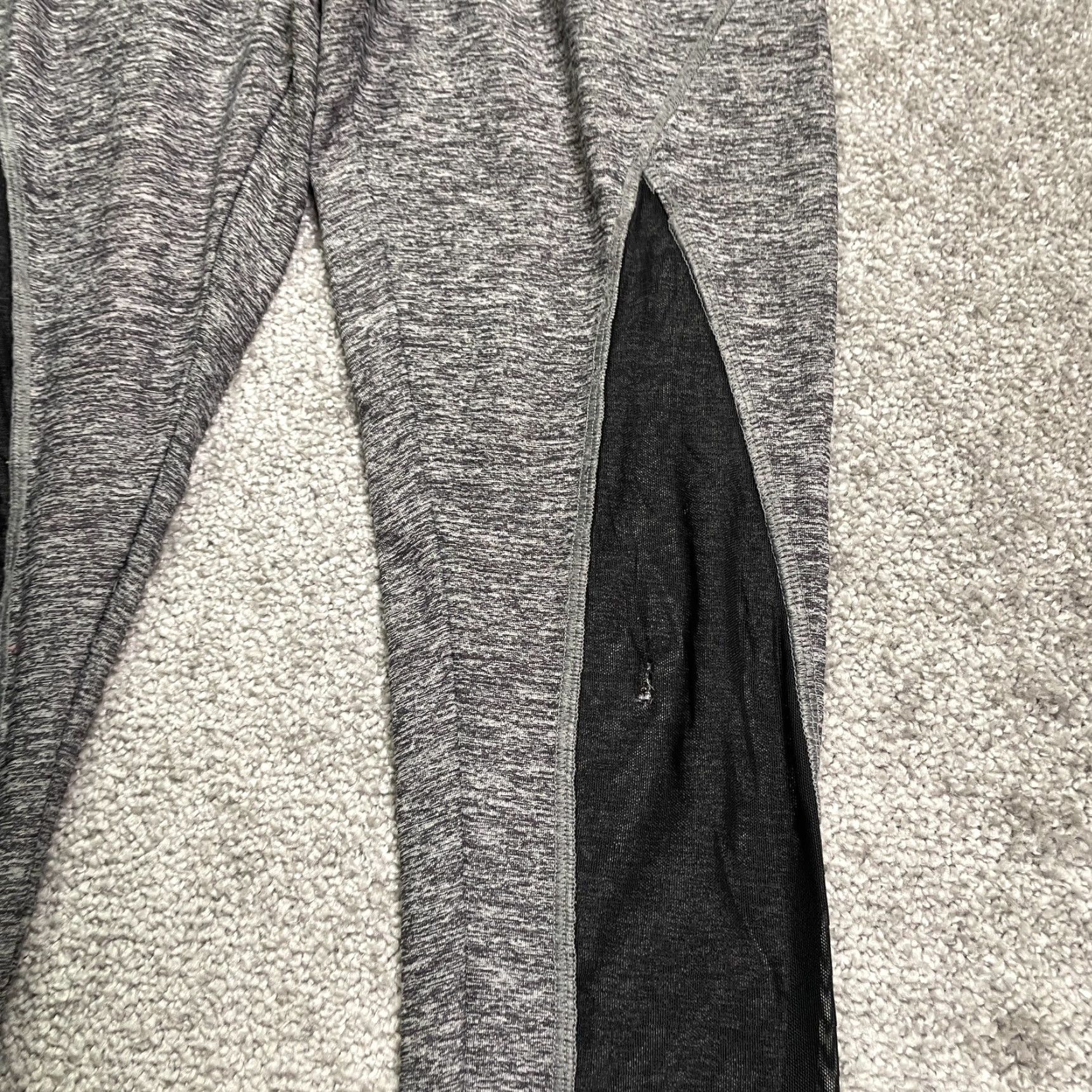 Victoria's Secret Victoria's Secret Pink Compression Leggings Womens Small Gray 25x28 Active Gym Size 28" / US 6 / IT 42 - 7 Thumbnail