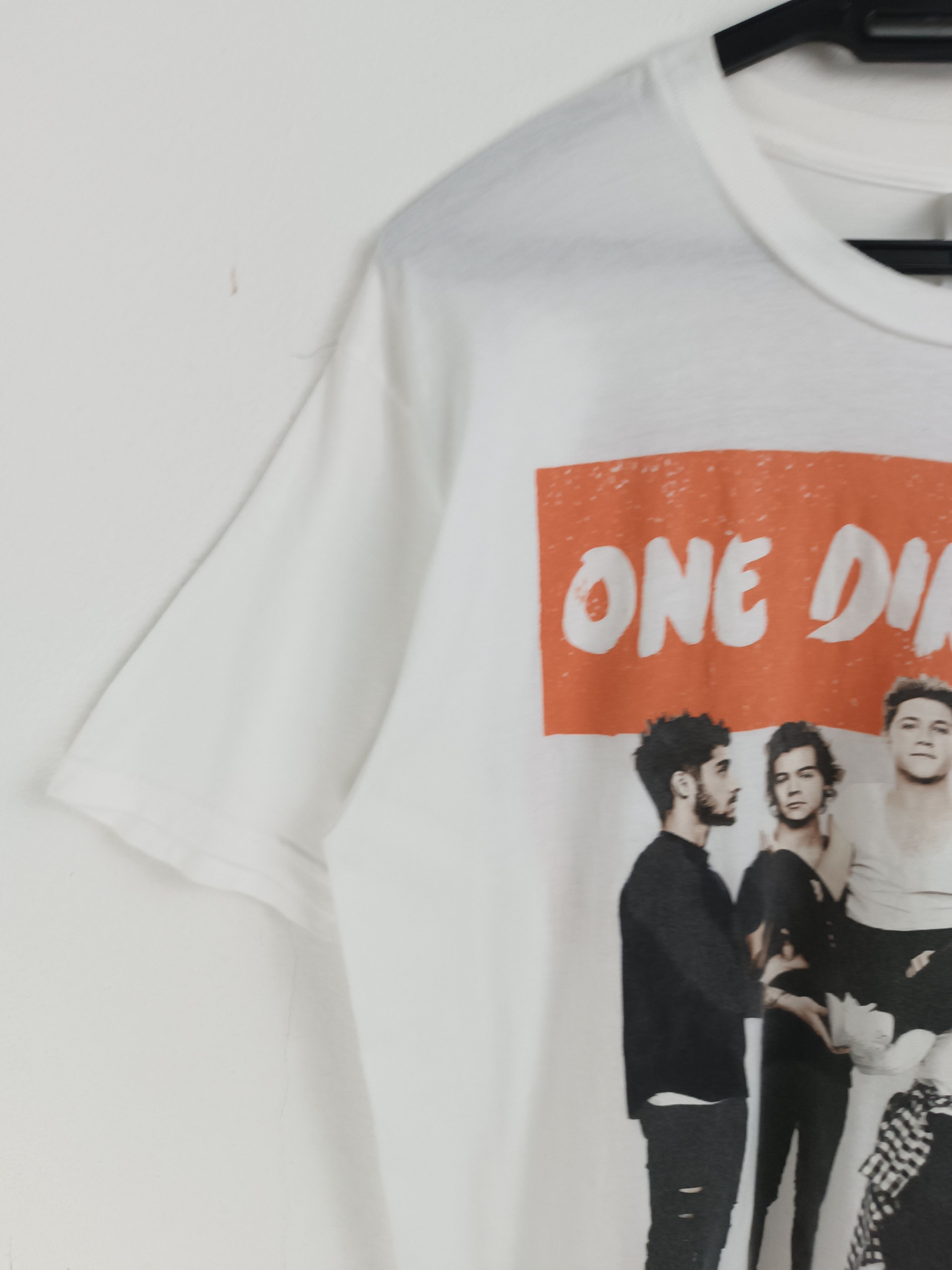 Band Tees VINTAGE ONE DIRECTION TOUR TEE harry styles swift zayn Size US M / EU 48-50 / 2 - 5 Thumbnail