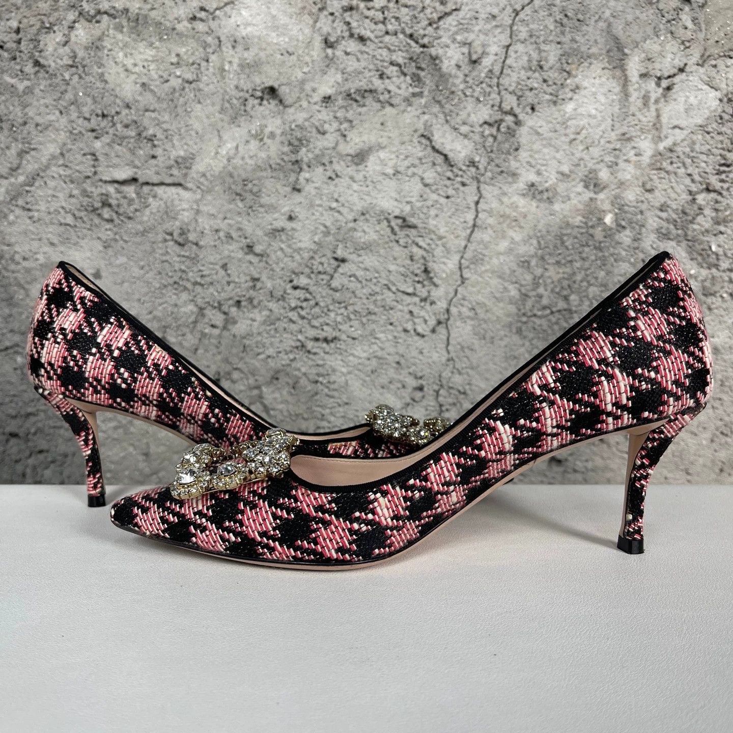 Roger Vivier Roger Vivier RV Crystal Buckle Heels Women's 36.5 Size US 5.5 / IT 35.5 - 6 Thumbnail