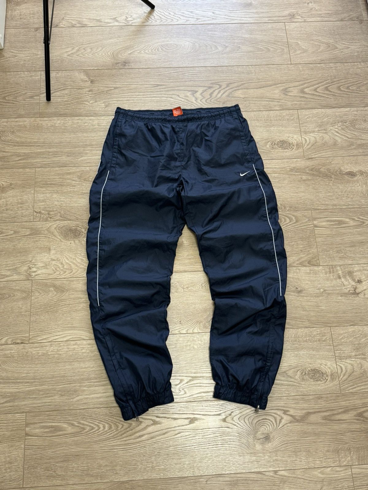 Nike Vintage Nike nylon swoosh Y2K pants sweatpants size M Size US 32 / EU 48 - 2 Thumbnail