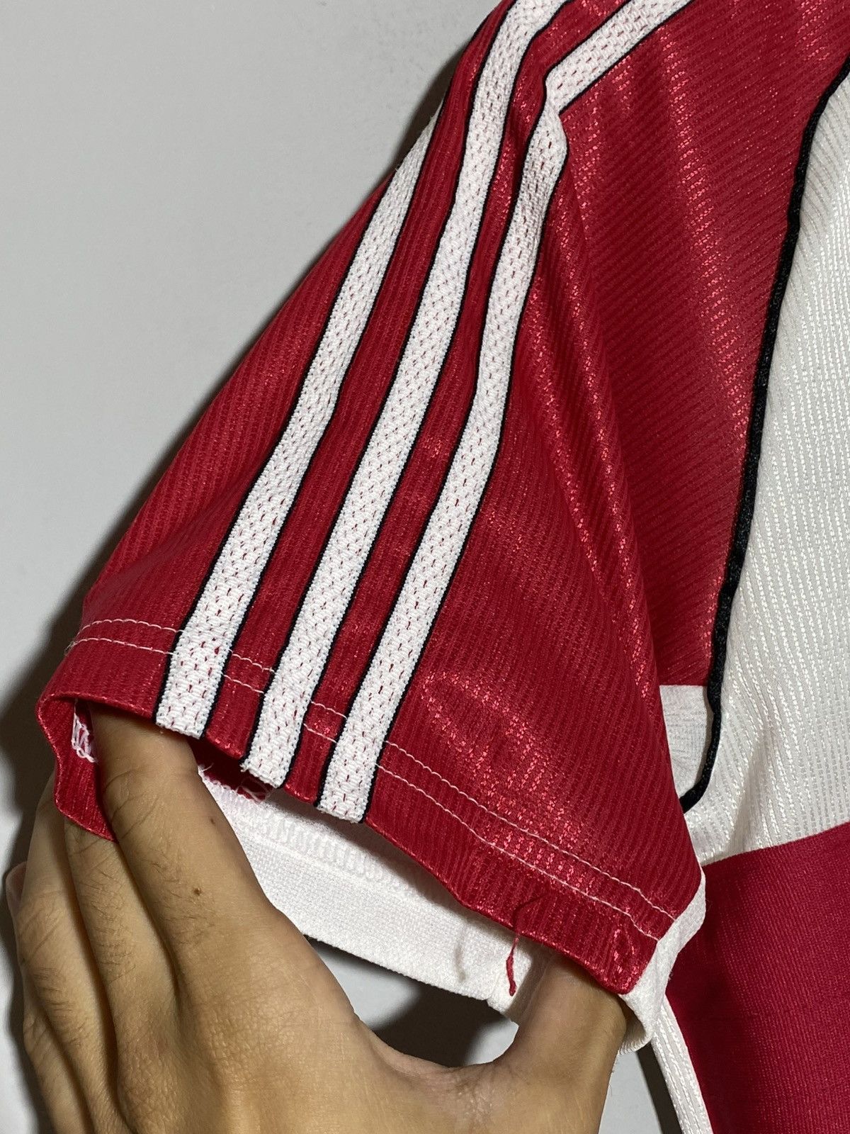 Adidas Adidas VfB Stuttgart 1998/98 Home Vintage Football Shirt Size US XS / EU 42 / 0 - 8 Thumbnail