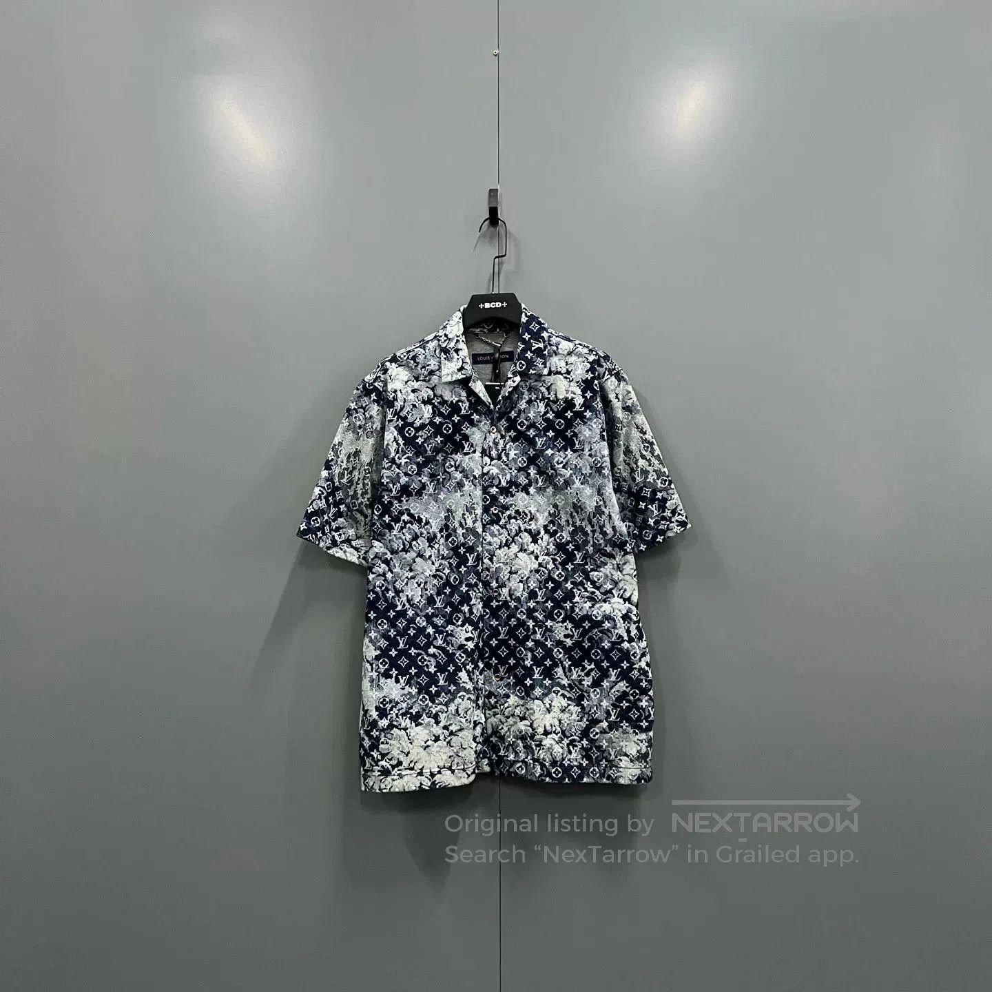 Louis Vuitton Louis Vuitton Tie-Dye Logo Short Sleeve Shirt. Size US L / EU 52-54 / 3 - 1 Thumbnail