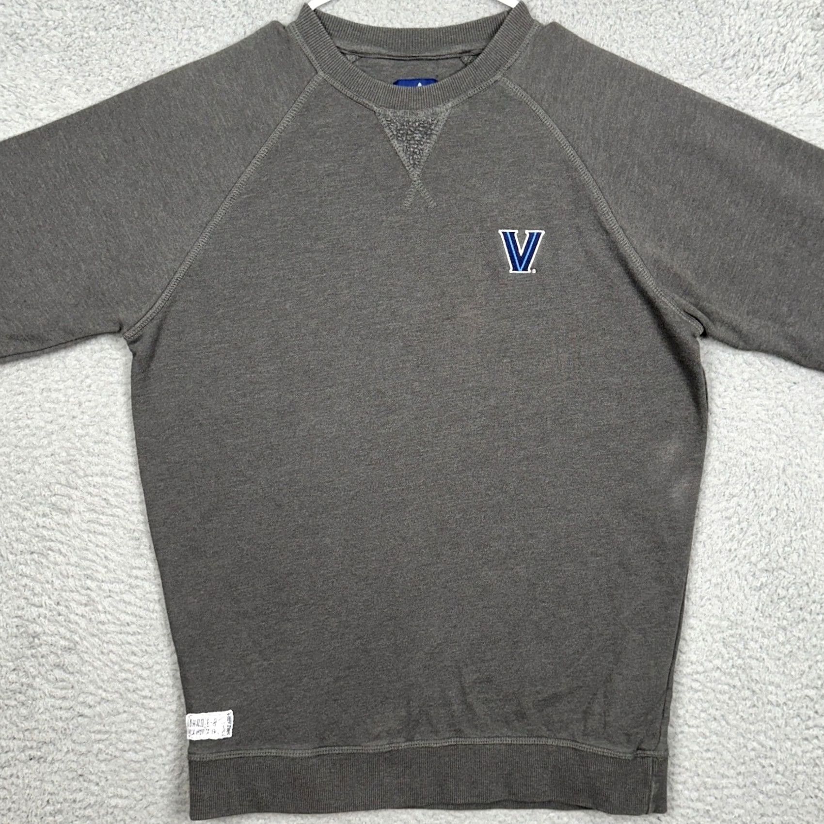 johnnie-O Villanova Wildcats Johnnie-O Sweatshirt Mens Small Gray Crewneck Raglan Sleeve Size US S / EU 44-46 / 1 - 3 Thumbnail