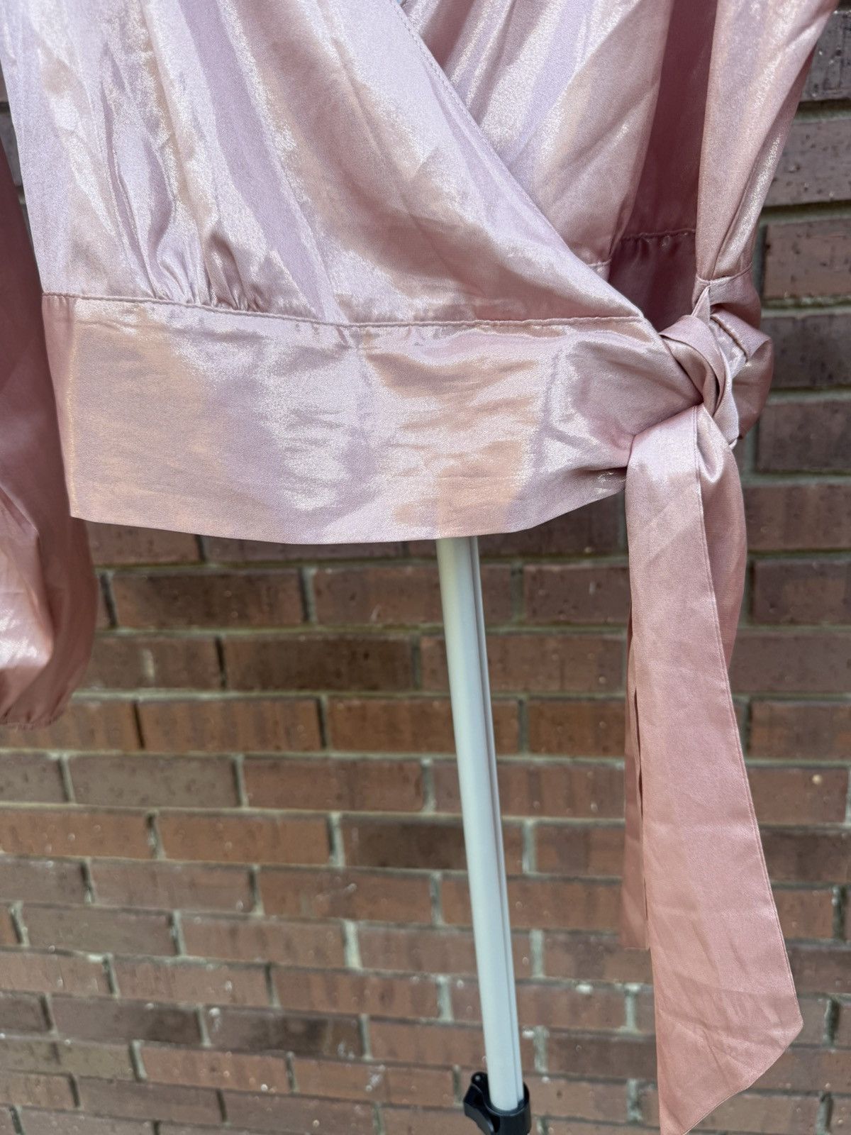 Victoria's Secret Victorias Secret Wrap Blouse Metallic Rose Pink Shimmer Size S / US 4 / IT 40 - 2 Thumbnail