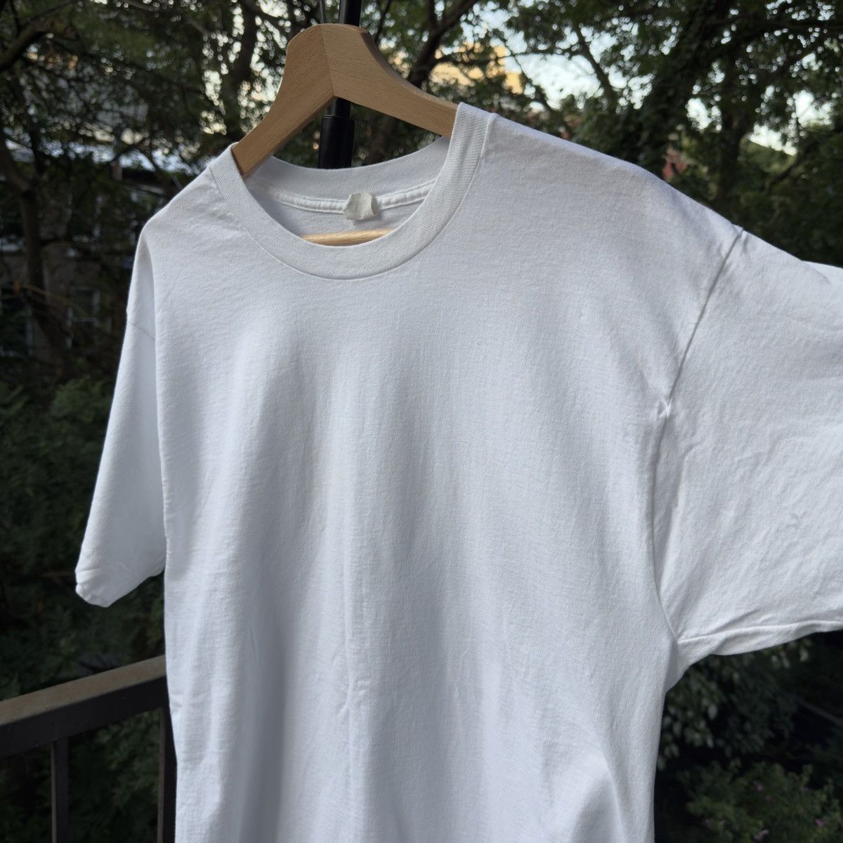 Vintage 80s Blank White Paper Thin Shirt ERD Grunge Thrashed Faded Size US XL / EU 56 / 4 - 5 Thumbnail