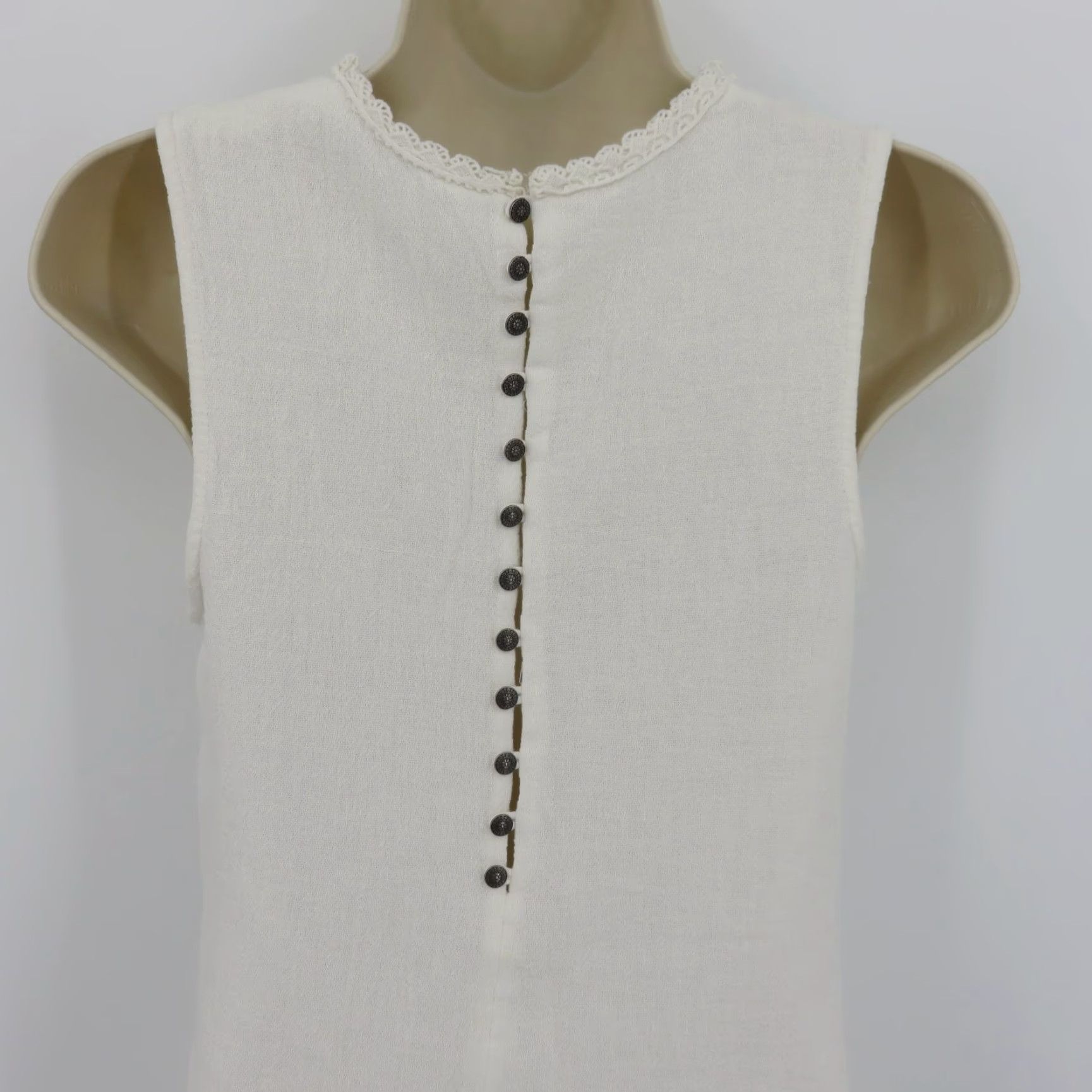 Free People Free People Women XS White Crochet Lace Button Sleeveless Mini Dress Size XS / US 0-2 / IT 36-38 - 5 Thumbnail
