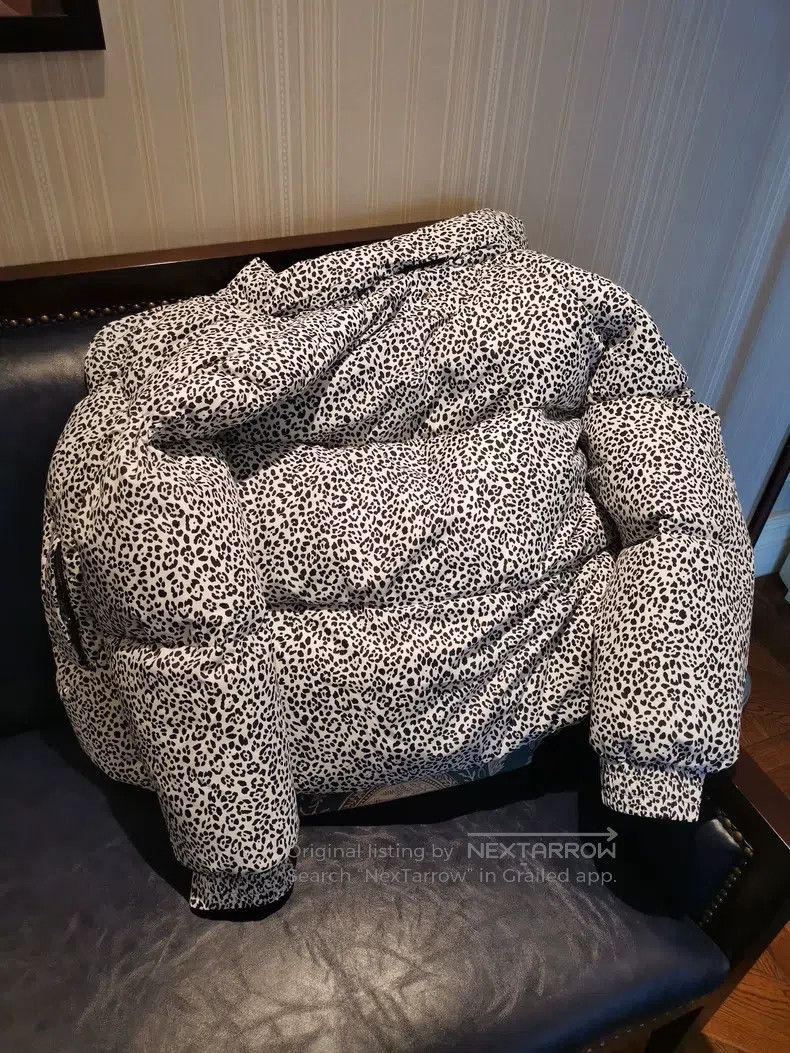 Valentino Valentino Leopard print down jacket Size US M / EU 48-50 / 2 - 9 Thumbnail