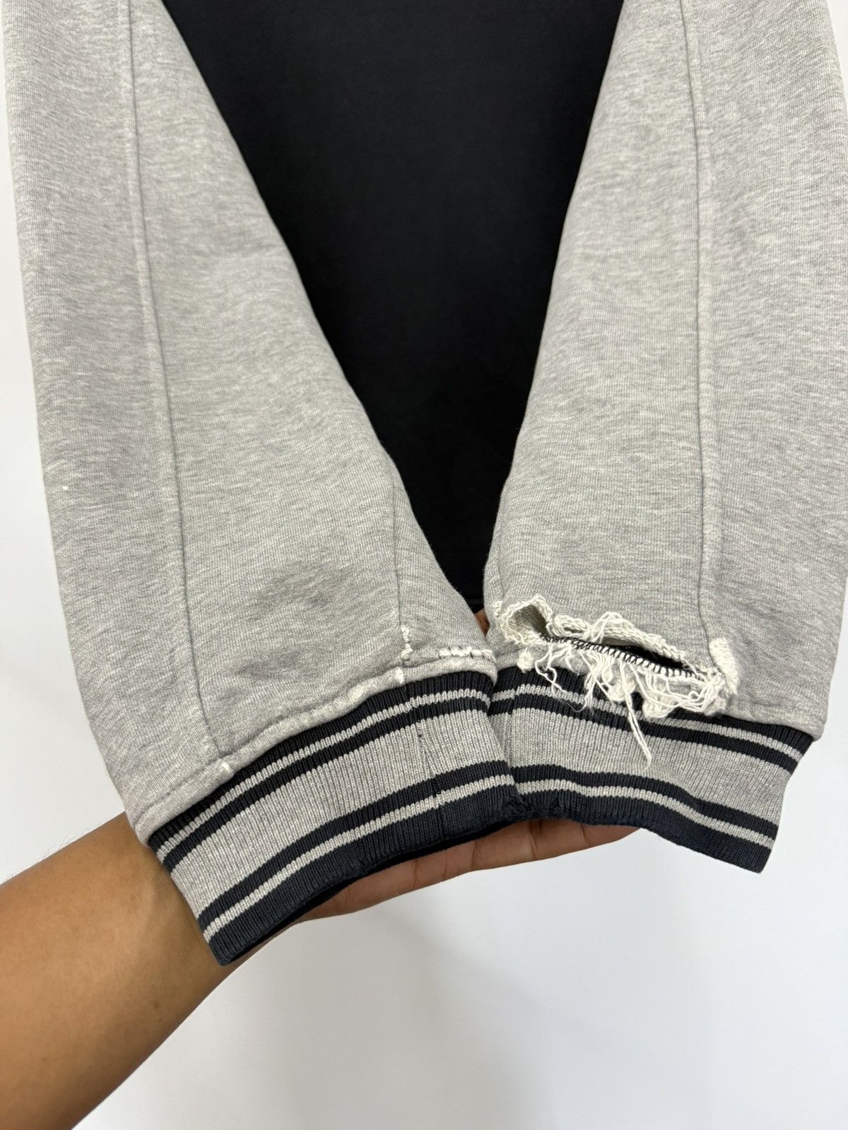 Black Label 🔥 BURBERRY Blue Label Distressed Varsity Sweat Jacket - M Size US S / EU 44-46 / 1 - 10 Thumbnail