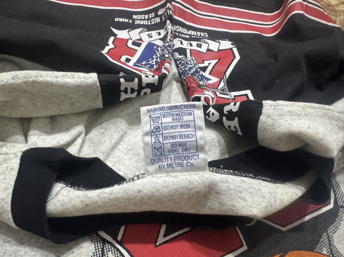 NBA × Vintage Vintage 90’s Chicago Bull Tee Size US L / EU 52-54 / 3 - 7 Thumbnail