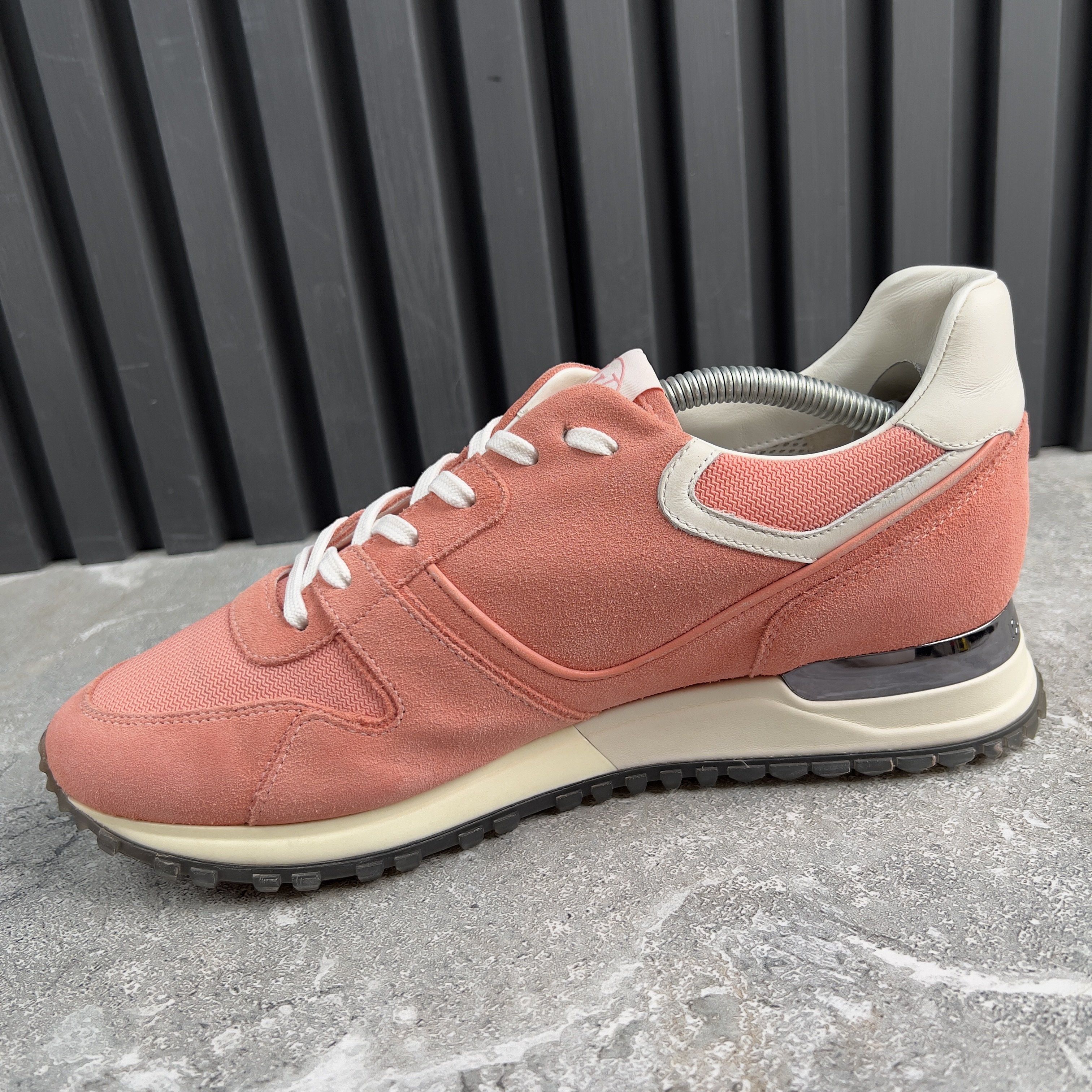 Louis Vuitton Louis Vuitton Run Away LV Sneakers Suede Size US 9 / IT 39 - 6 Thumbnail