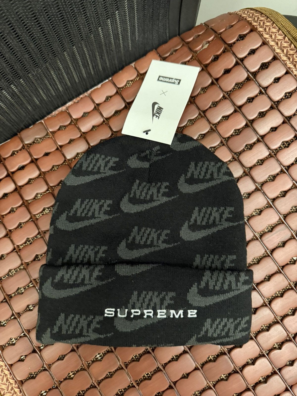 Supreme  Nike Jacquard Logos Beanie ビーニー s-l400.jpg