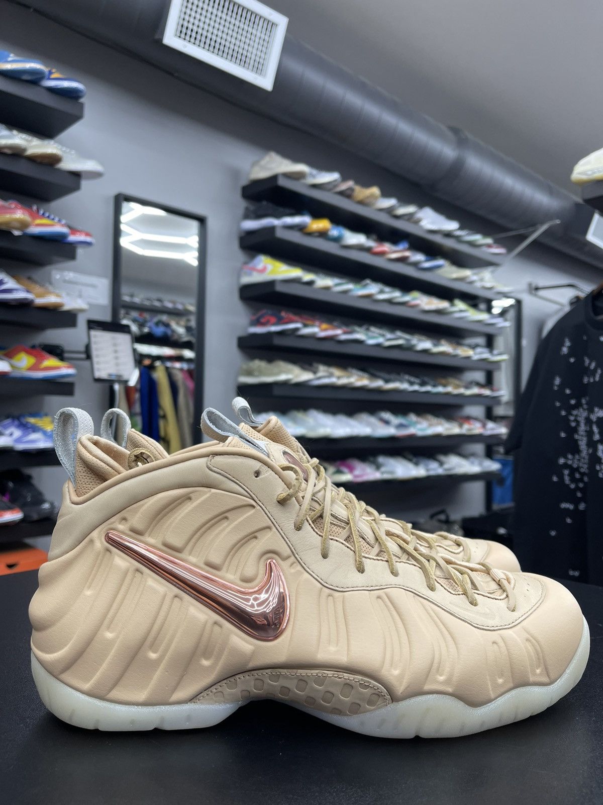 Nike Size 11 - Nike Air Foamposite Pro Vachetta Tan Size US 11 / EU 44 - 1 Thumbnail