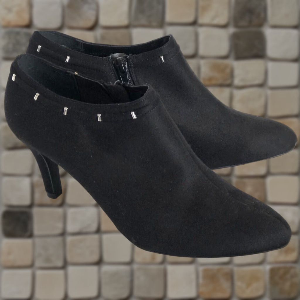 Vintage Covington Boots Women's Ankle Block Black Faux Suede 3" Heel Side Zip Studs Bootie 8M 40 EU 6.5 UK Size US 8 / IT 38 - 1 Thumbnail