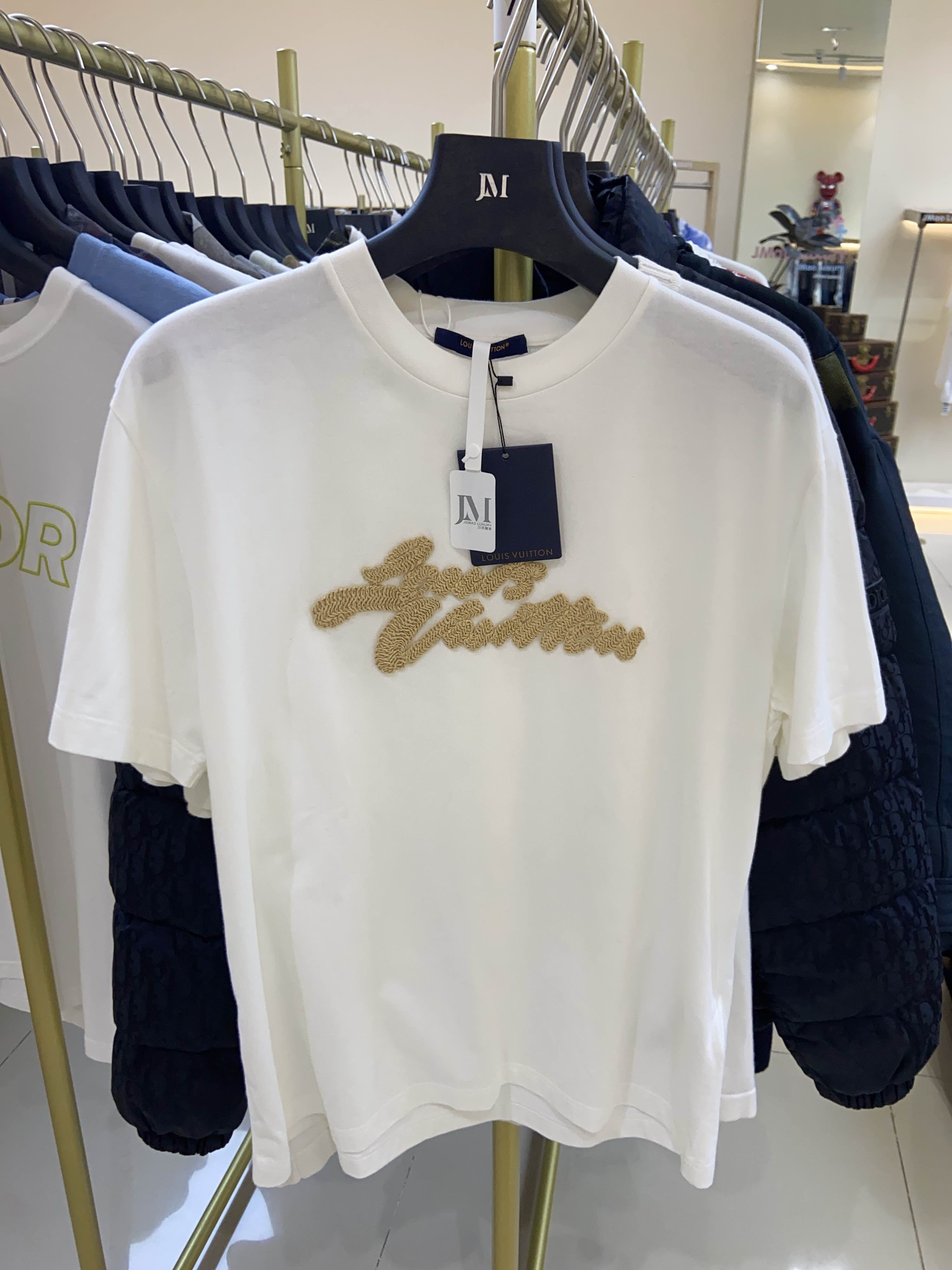 Louis Vuitton Louis Vuitton Embroidered Script Logo T-Shirt Size L Size US L / EU 52-54 / 3 - 1 Thumbnail