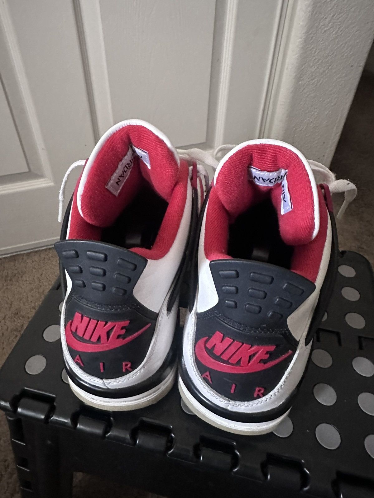 Jordan Brand Jordan 4- Bred Size US 8 / EU 41 - 2 Thumbnail