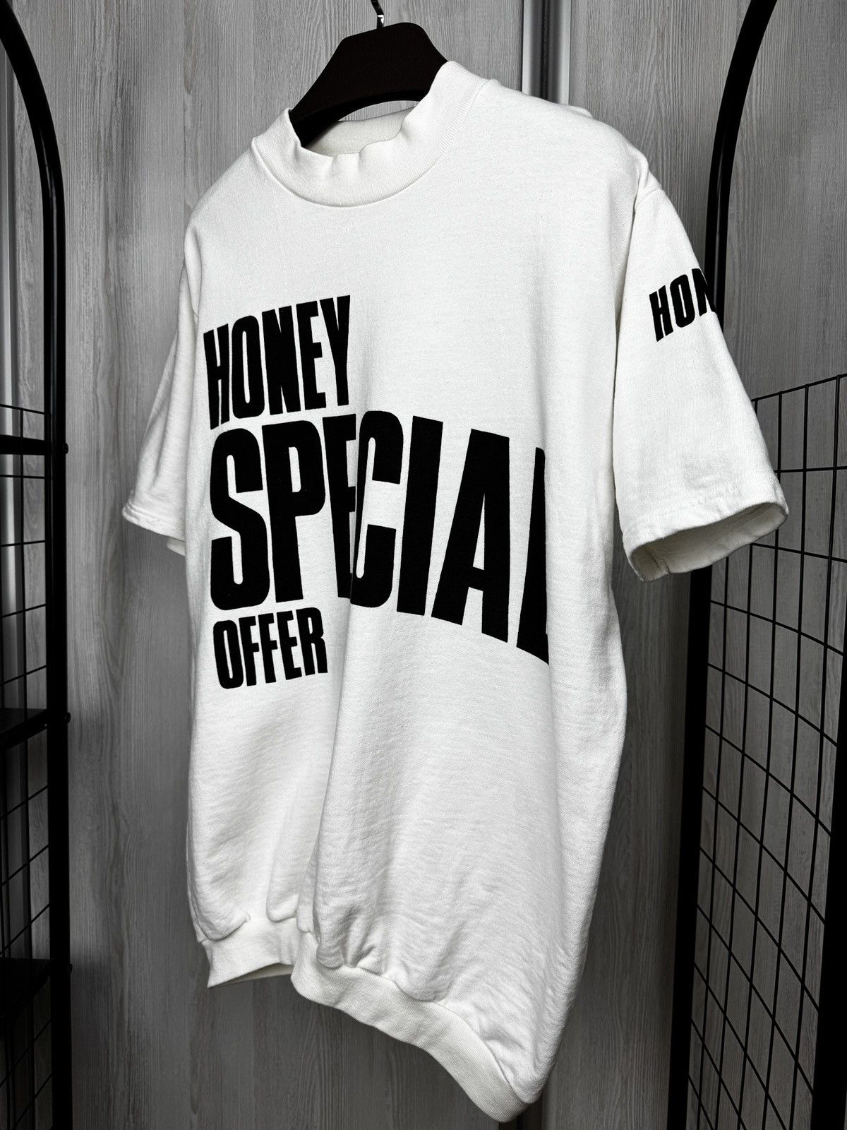 Band Tees Honey Special Offer vintage Radio station music sweatshirt Size US L / EU 52-54 / 3 - 6 Thumbnail