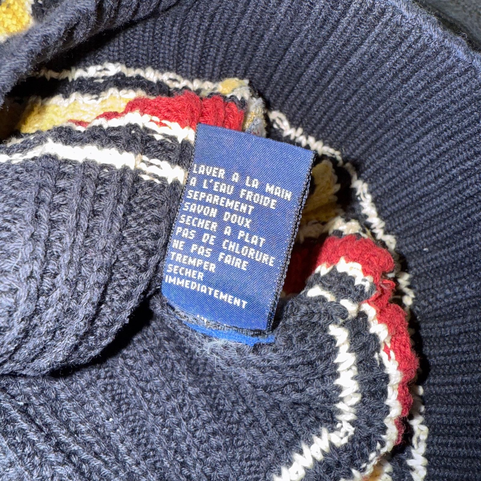 Tommy Hilfiger Vtg Tommy Hilfiger Crest Knit Sweater Navy Striped 90s Sz M Size US M / EU 48-50 / 2 - 7 Thumbnail