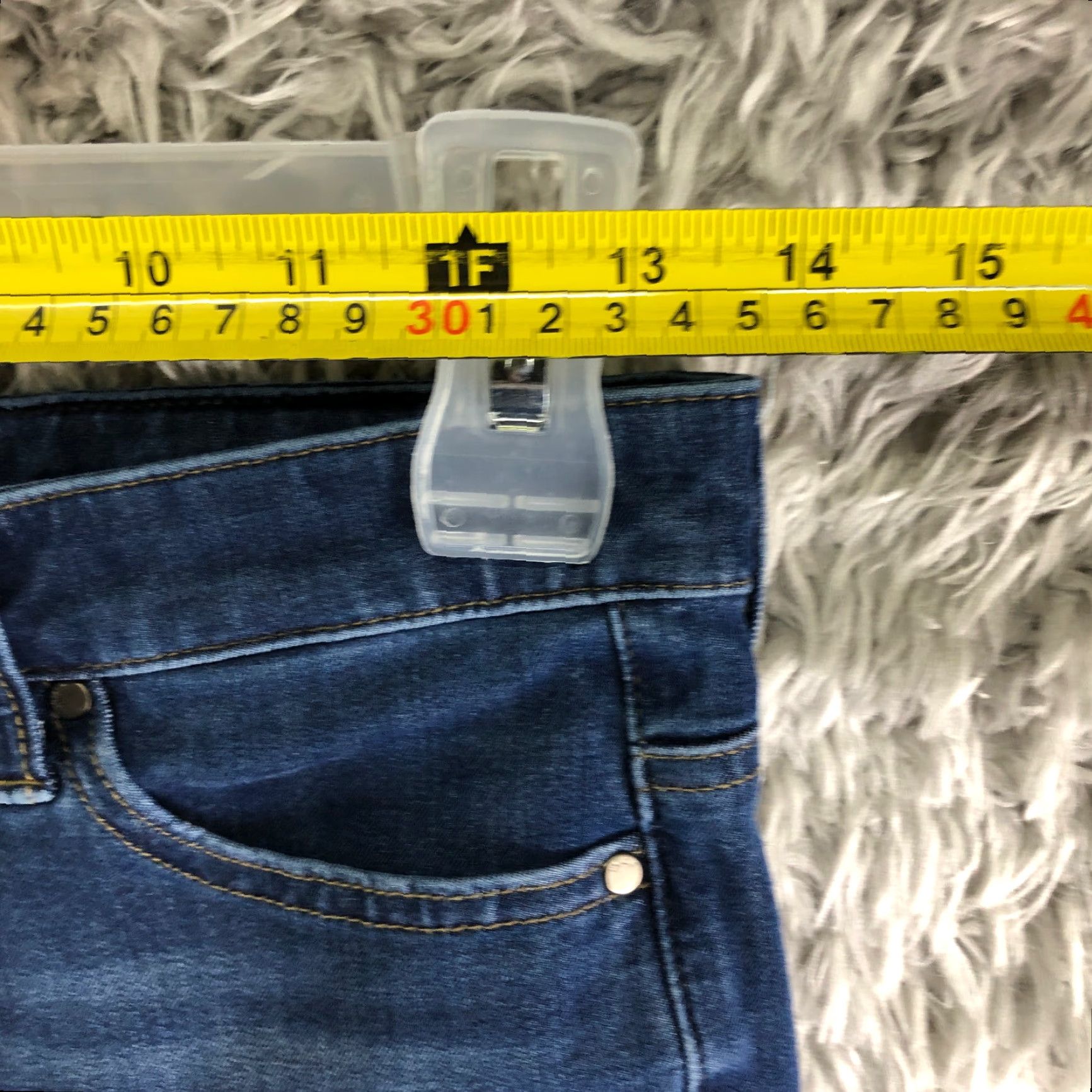 Uniqlo Uniqlo Jeans Womens 27 Mid Rise Medium Wash Blue Denim 5-Pocket Regular Fit Pants Boys? no. Size 27" / US 4 / IT 40 - 2 Thumbnail