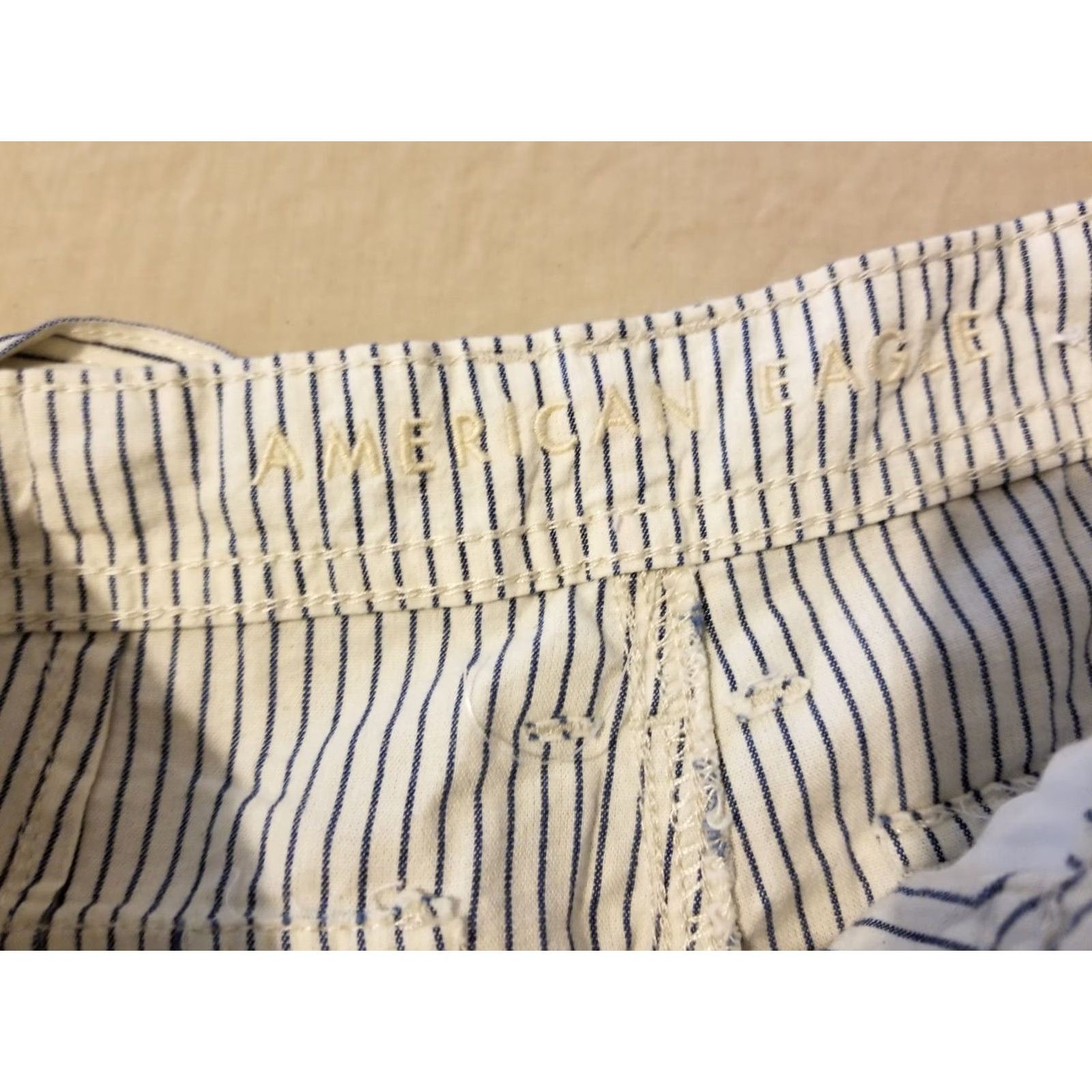 American Eagle Outfitters Womens American Eagle Outfitters Shorts Khaki White Cotton Chino Size 00 Womens Girls? Size 24" / US 00 / IT 34 - 4 Thumbnail