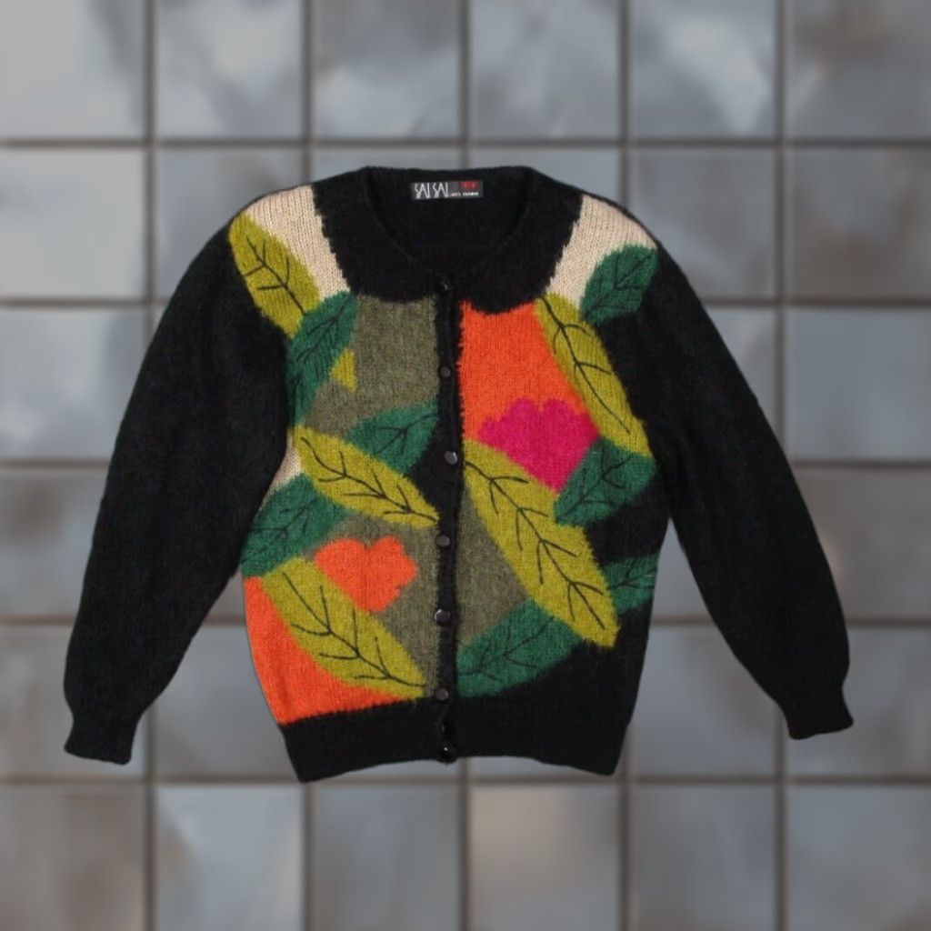 Vintage VINTAGE Sai Sai Women's Black Floral Cable-Knit Cardigan Sweater L Size L / US 10 / IT 46 - 1 Thumbnail