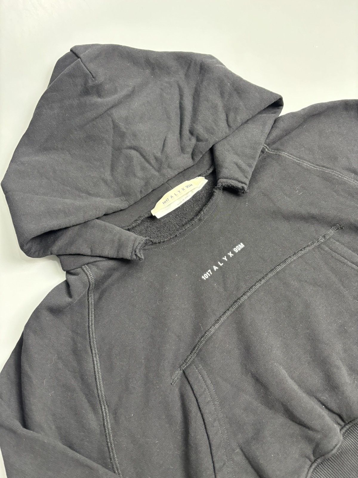 1017 ALYX 9SM 1017 ALYX 9SM Collection Logo Cropped Sweatshirt 'Black' Size XS / US 0-2 / IT 36-38 - 3 Thumbnail