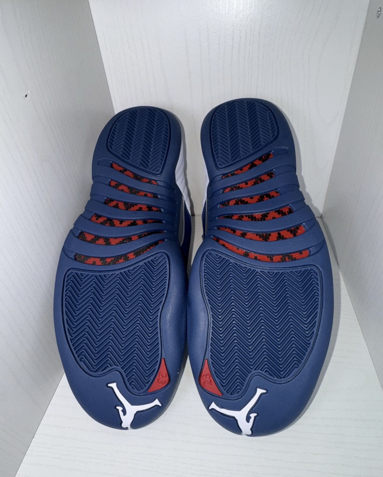 Nike Air Jordan 12 Retro 'French Blue' 2025 Size US 9.5 / EU 42-43 - 2 Thumbnail