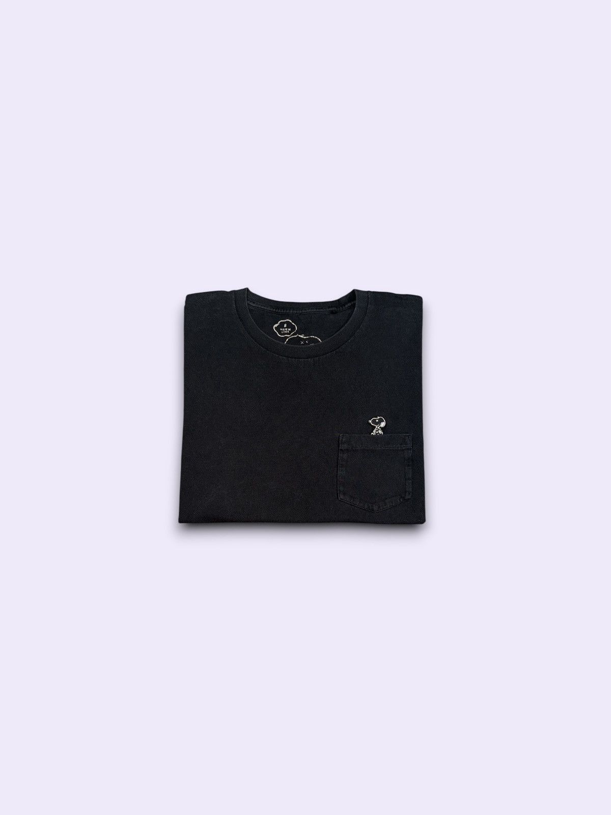 Kaws Kaws x Peanuts snoopy embroidered patch logo pocket t-shirt Size US S / EU 44-46 / 1 - 1 Thumbnail